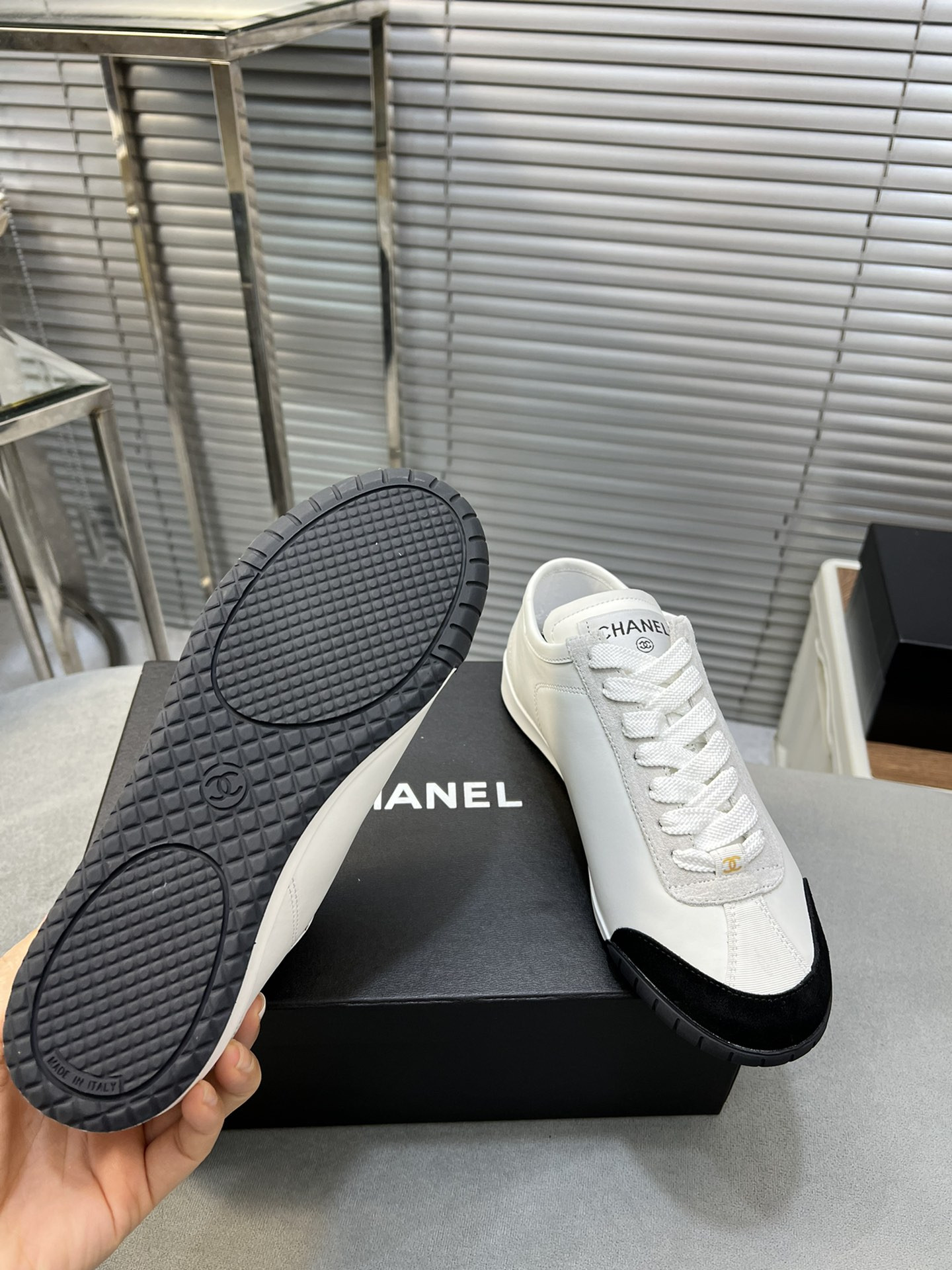 ua Ch*el sneakers calfskin & suede calfskin white & black