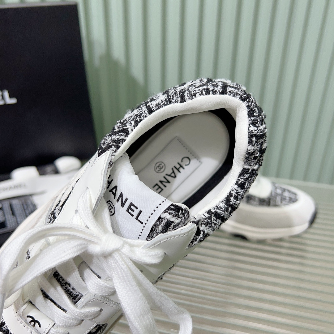 ua Ch*el sneakers tweed