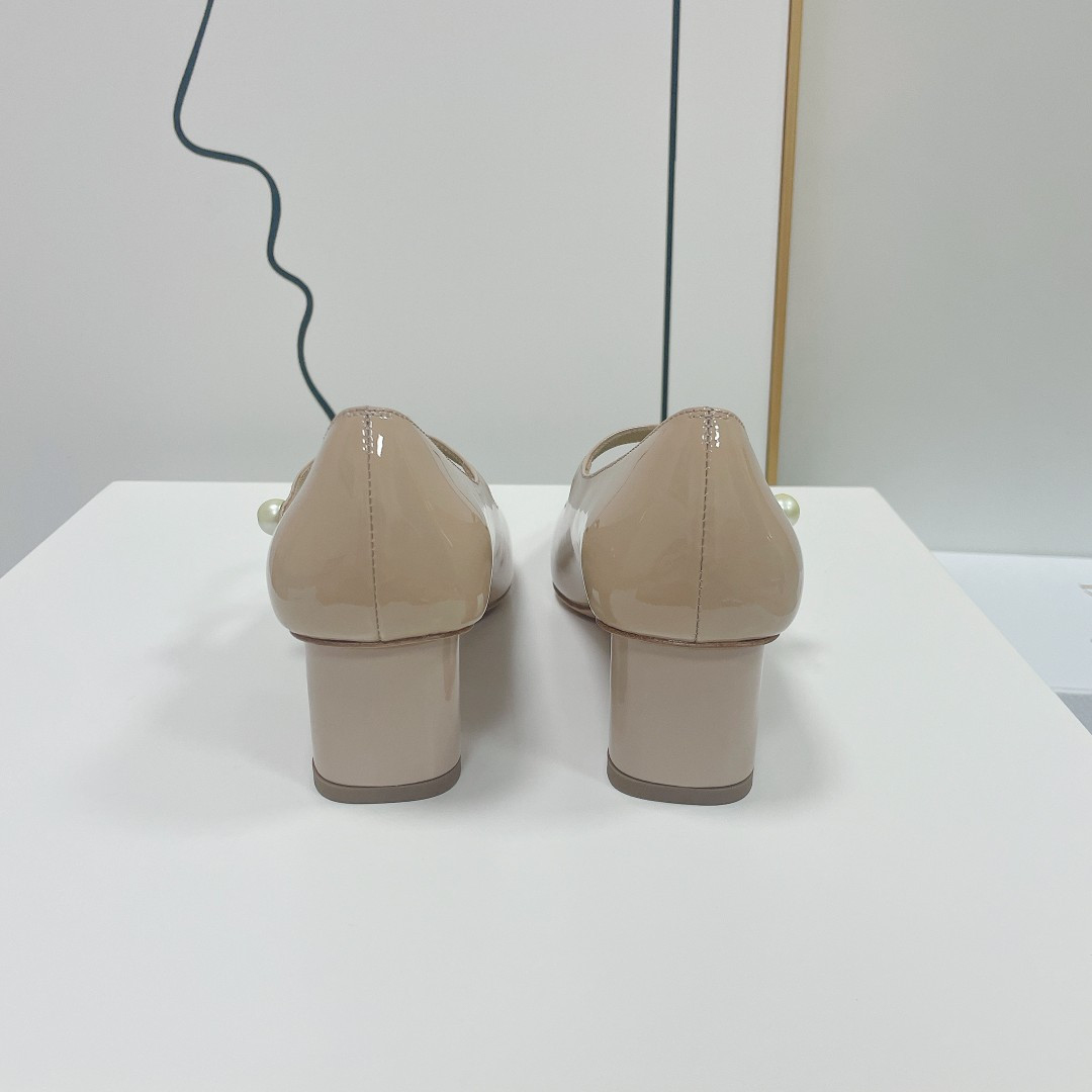 ua jolie D*or pump
