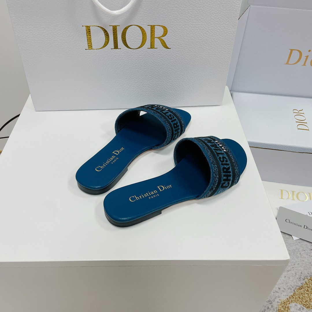 ua D*or dway slide