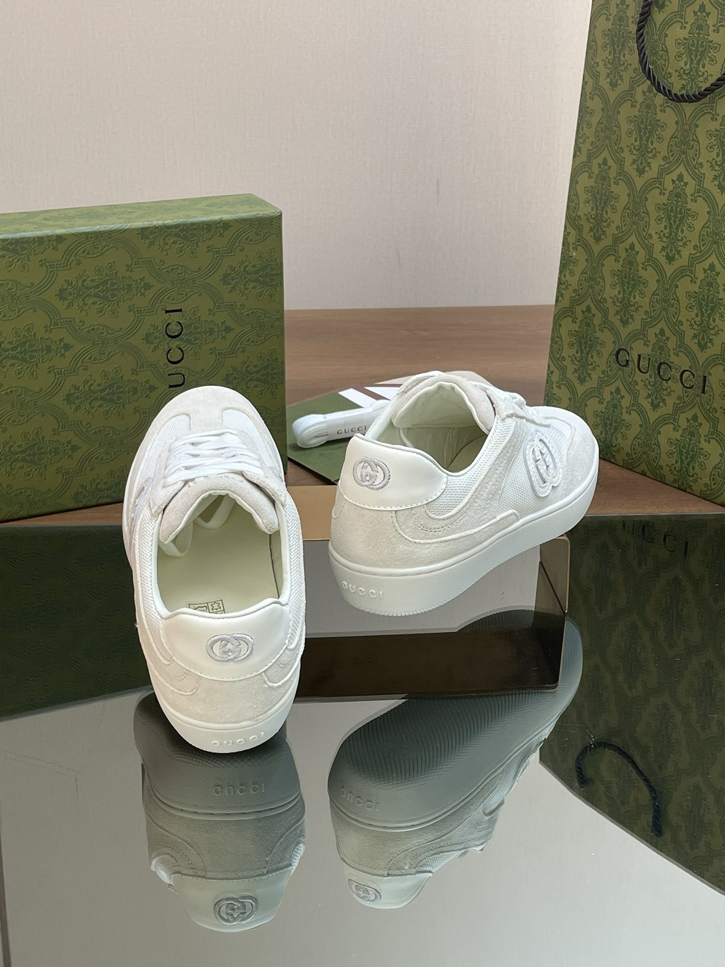ua G*u*i interlocking g sneaker  white