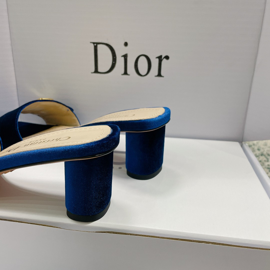 ua D*or or c