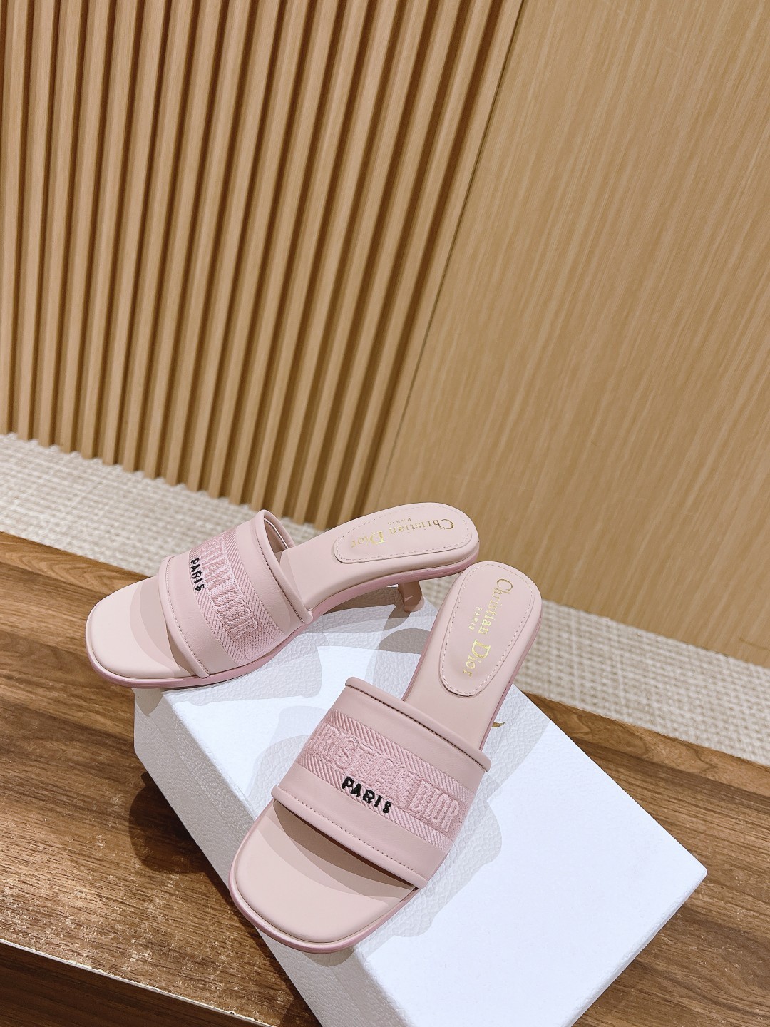 D*or dway heeled slide