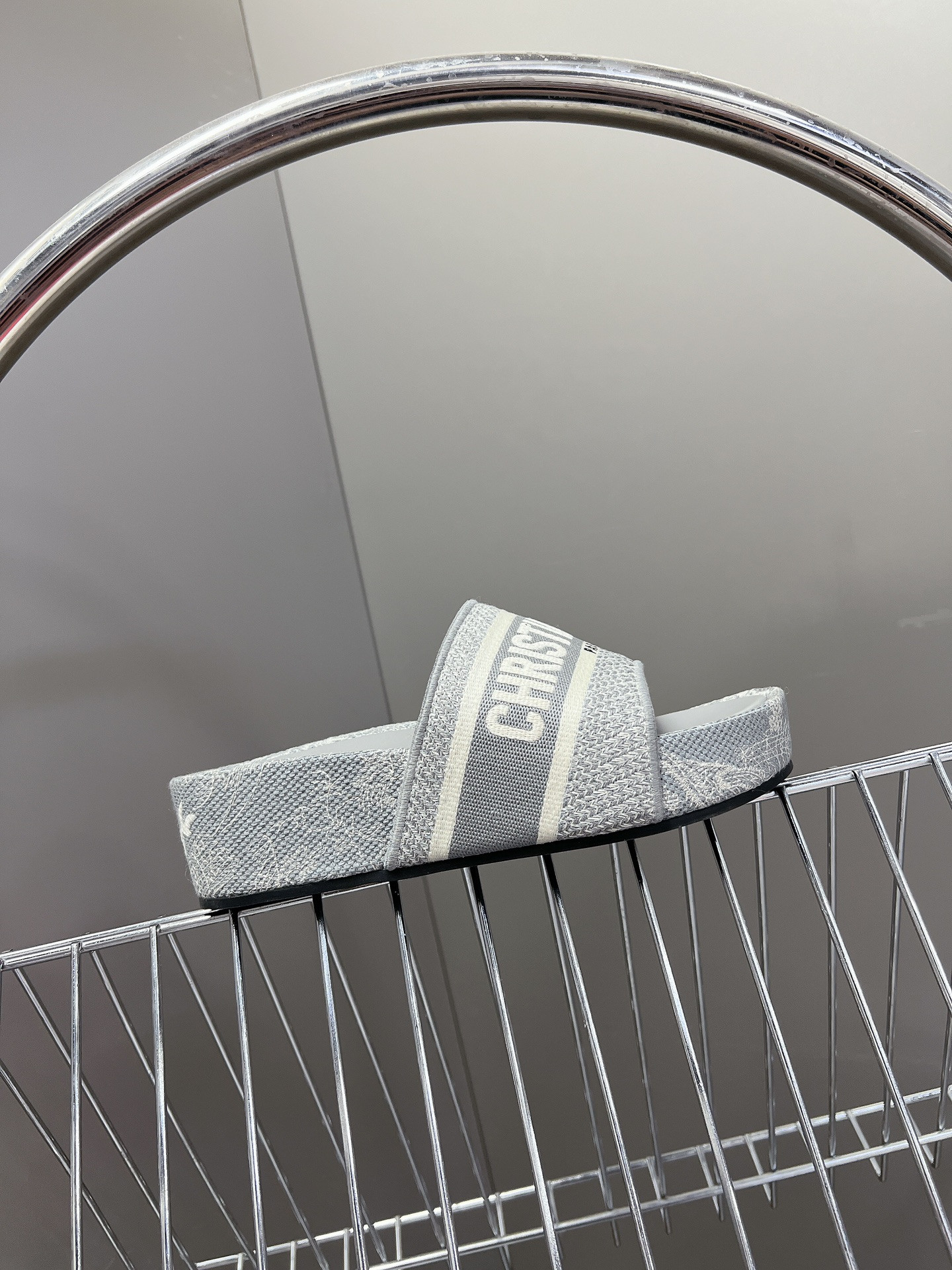 ua D*or platform sandals