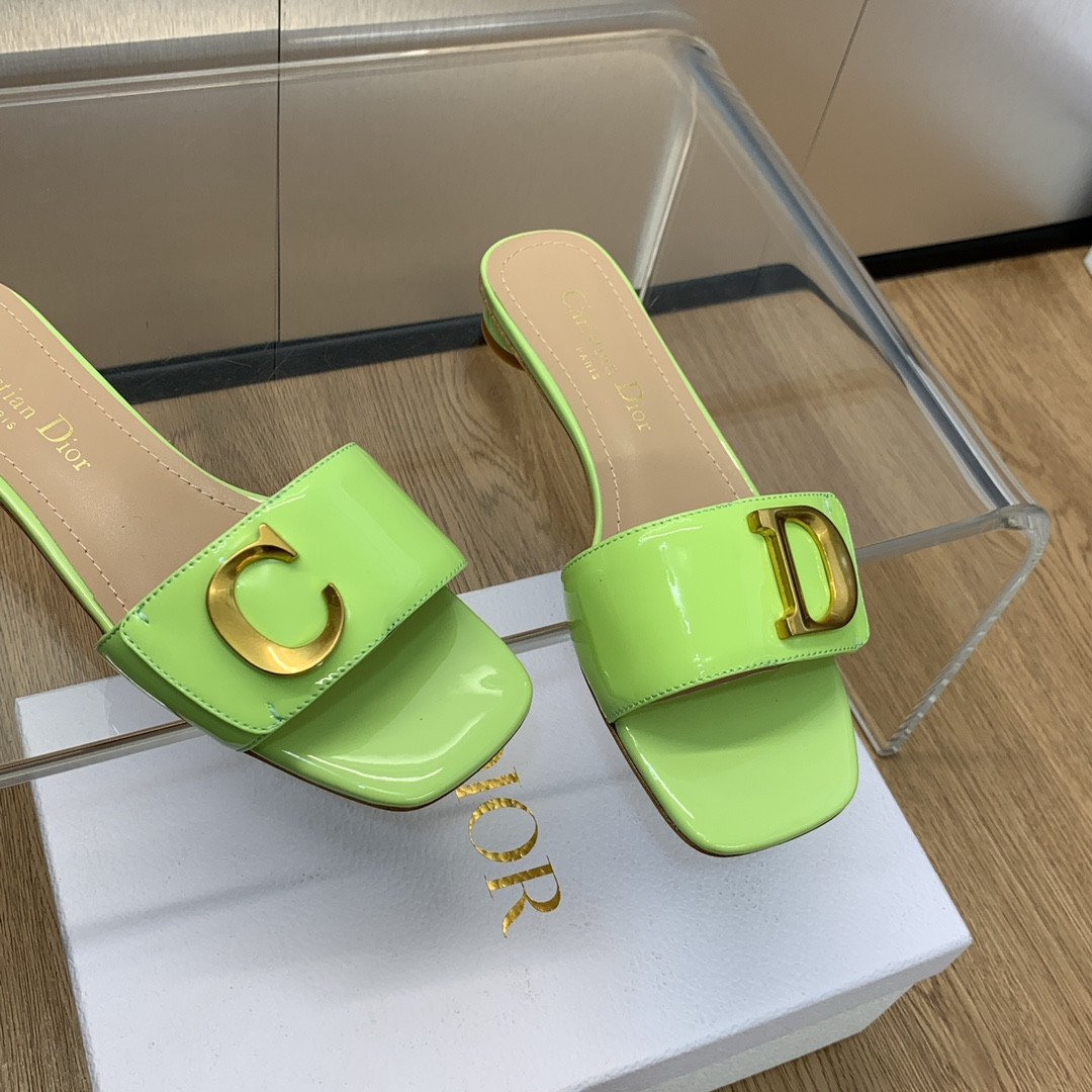ua D*or or c