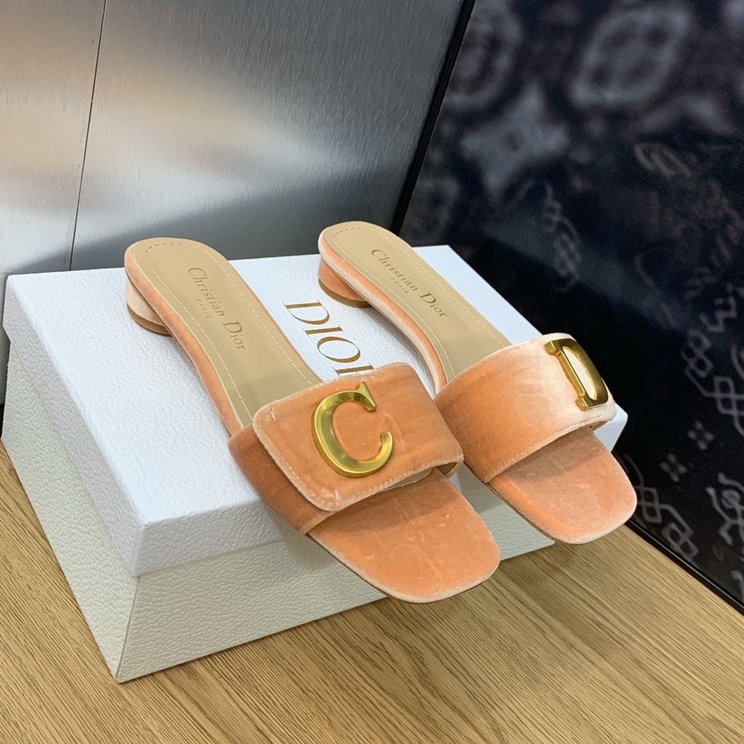 ua D*or or c'est D*or slide