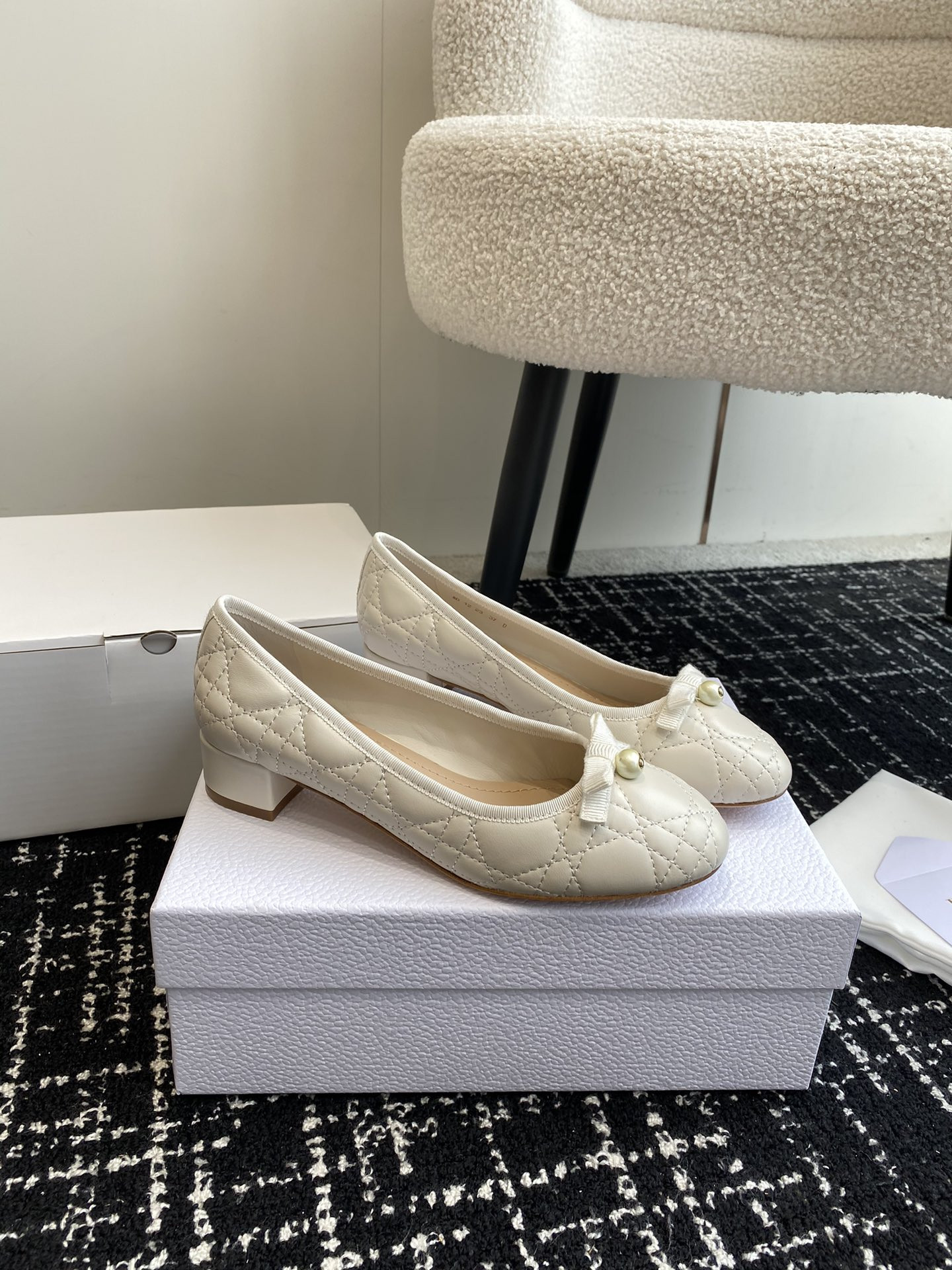ua D*or ballet pump