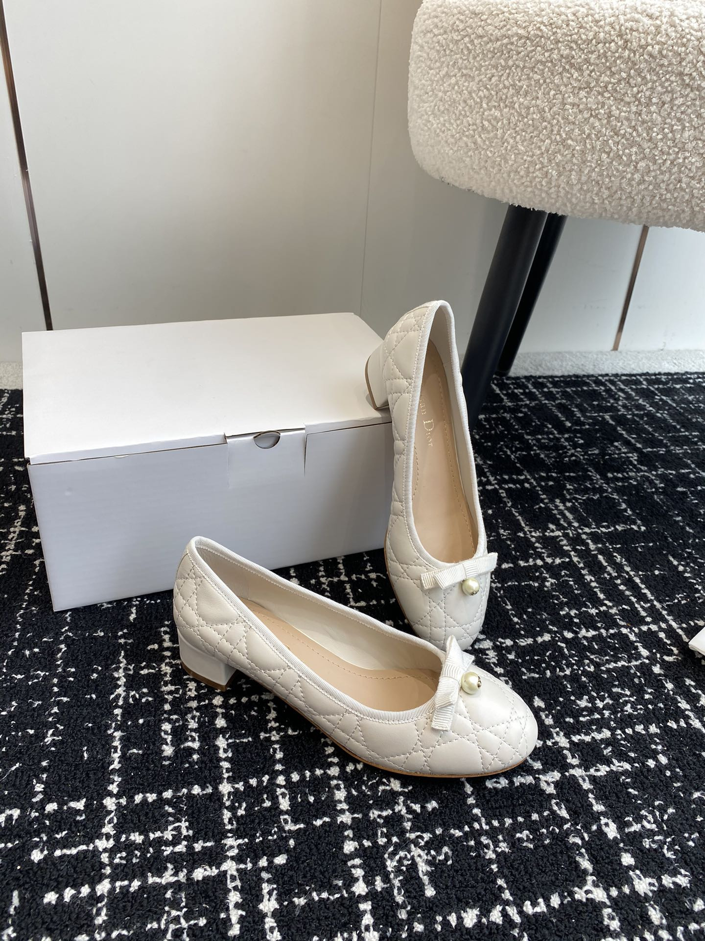 ua D*or ballet pump