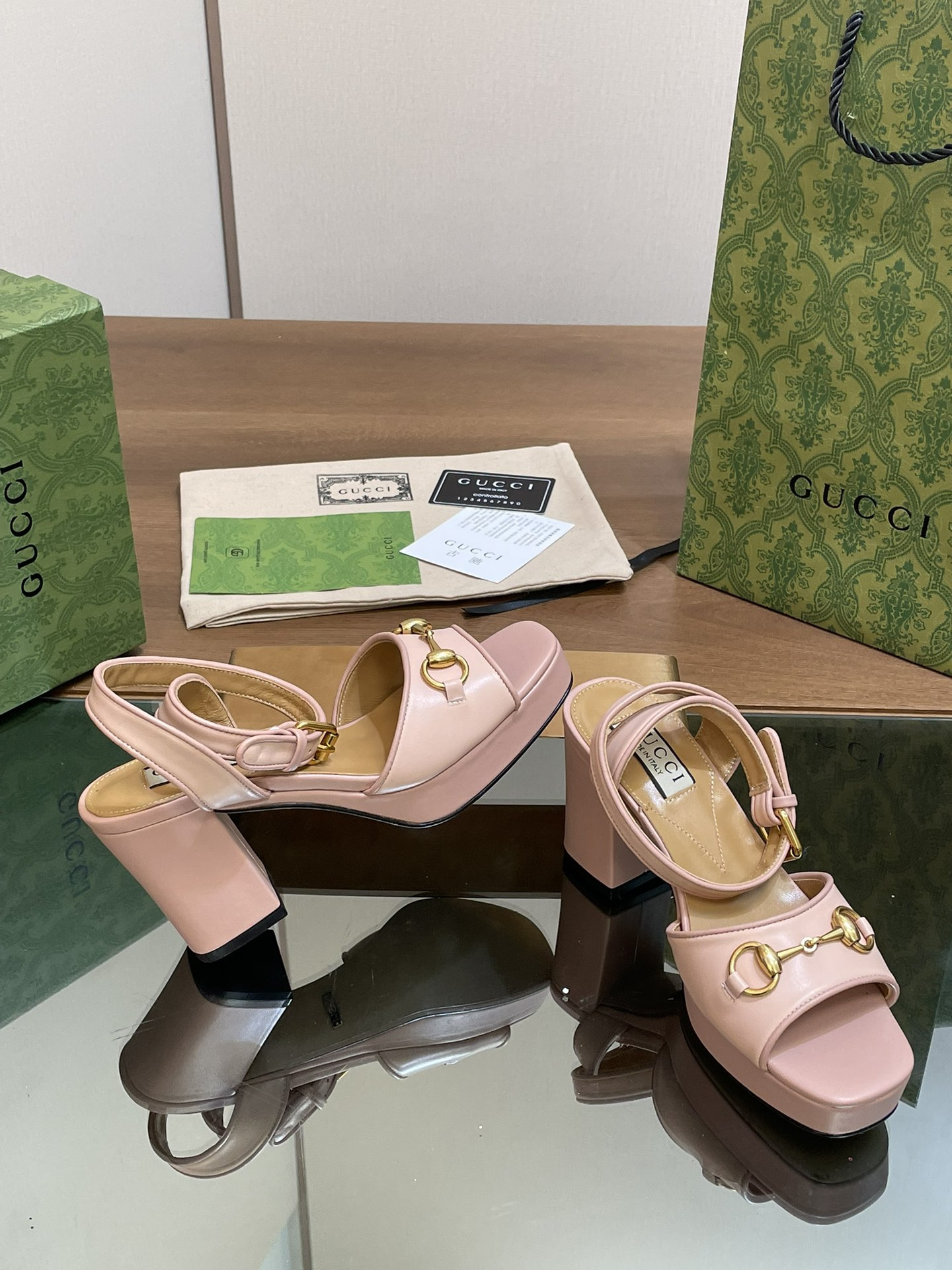 ua G*u*i horsebit platform sandal