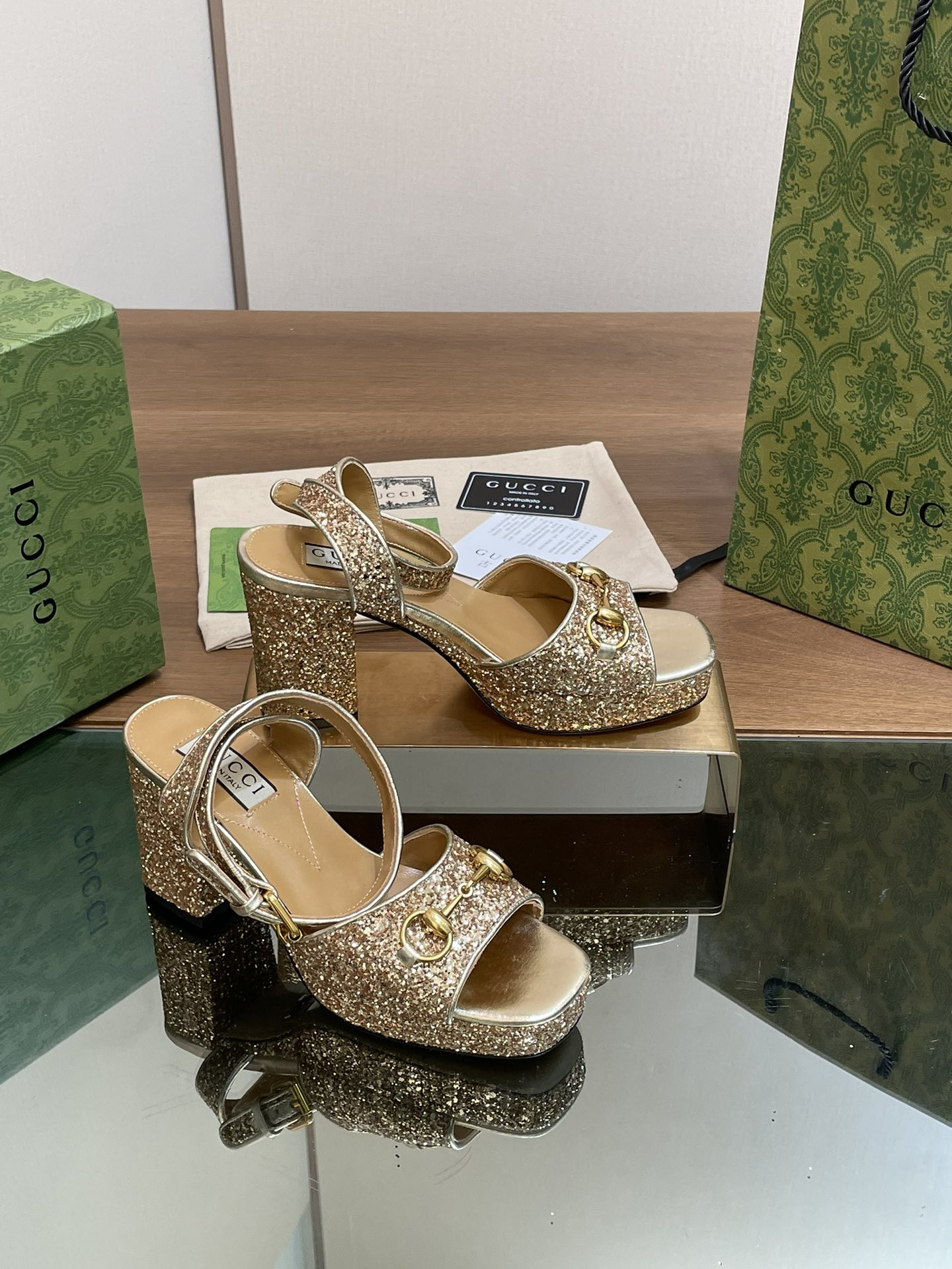 ua G*u*i horsebit platform sandal