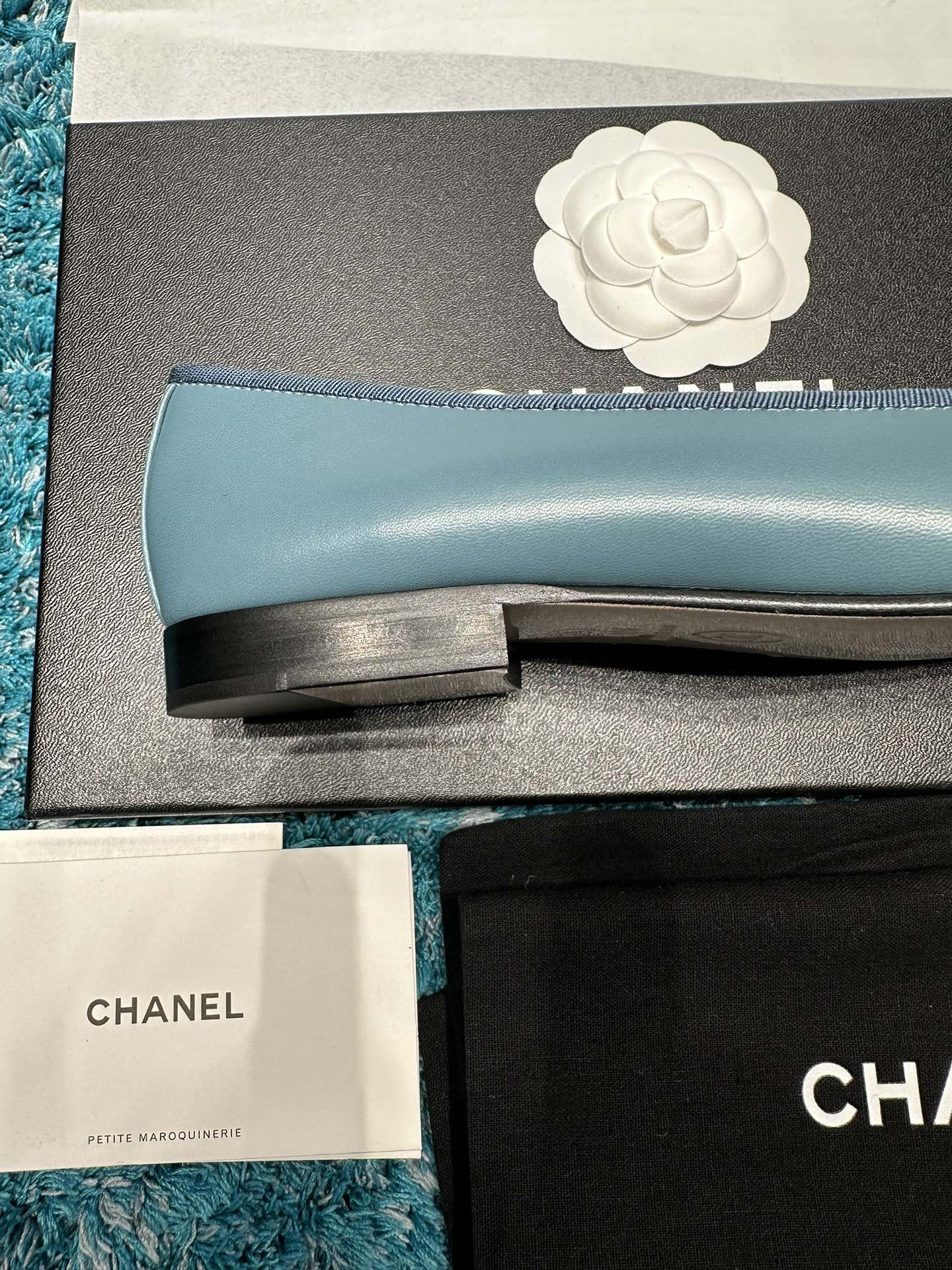ua Ch*el ballet flats