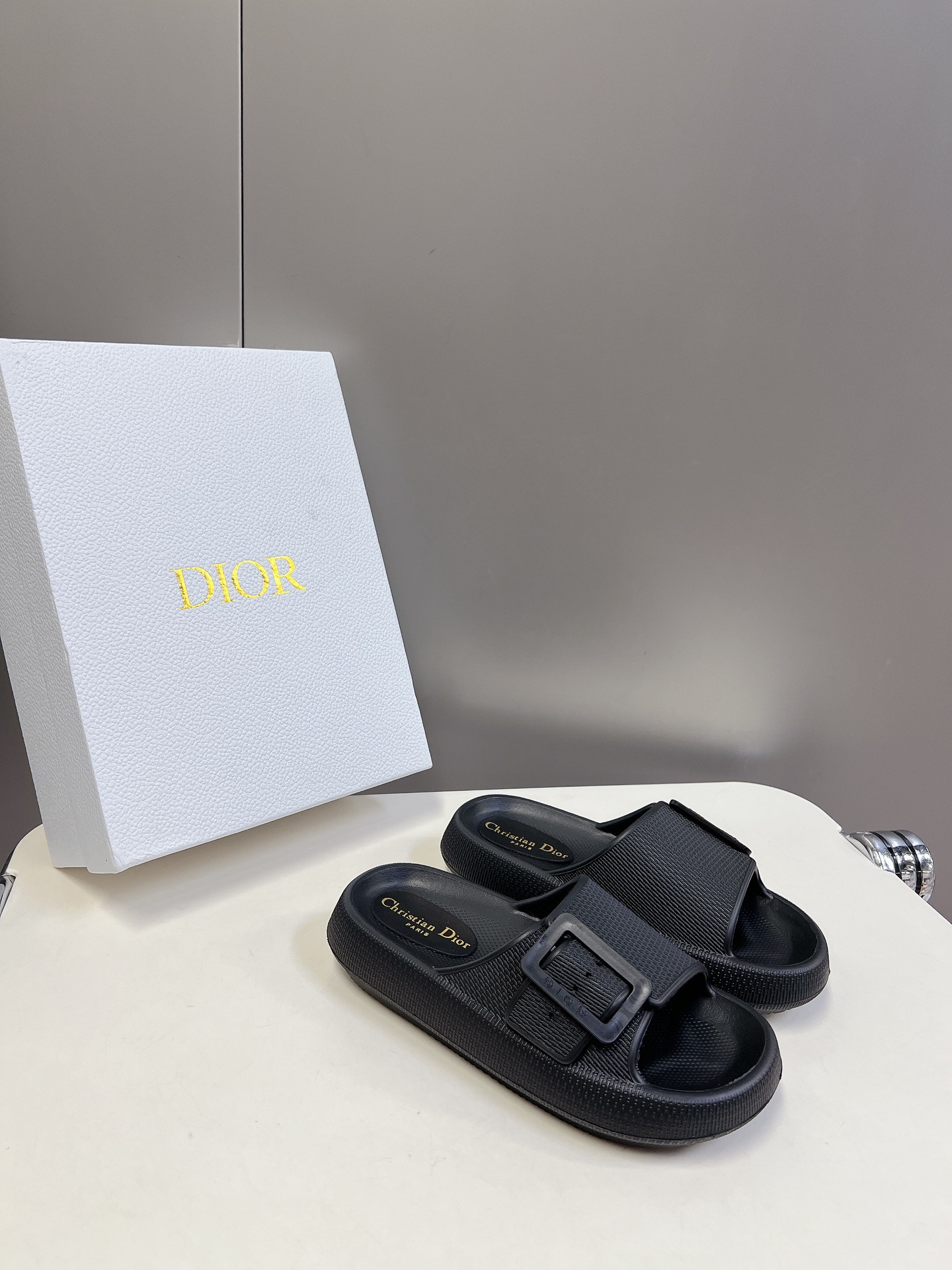 ua D*or slide