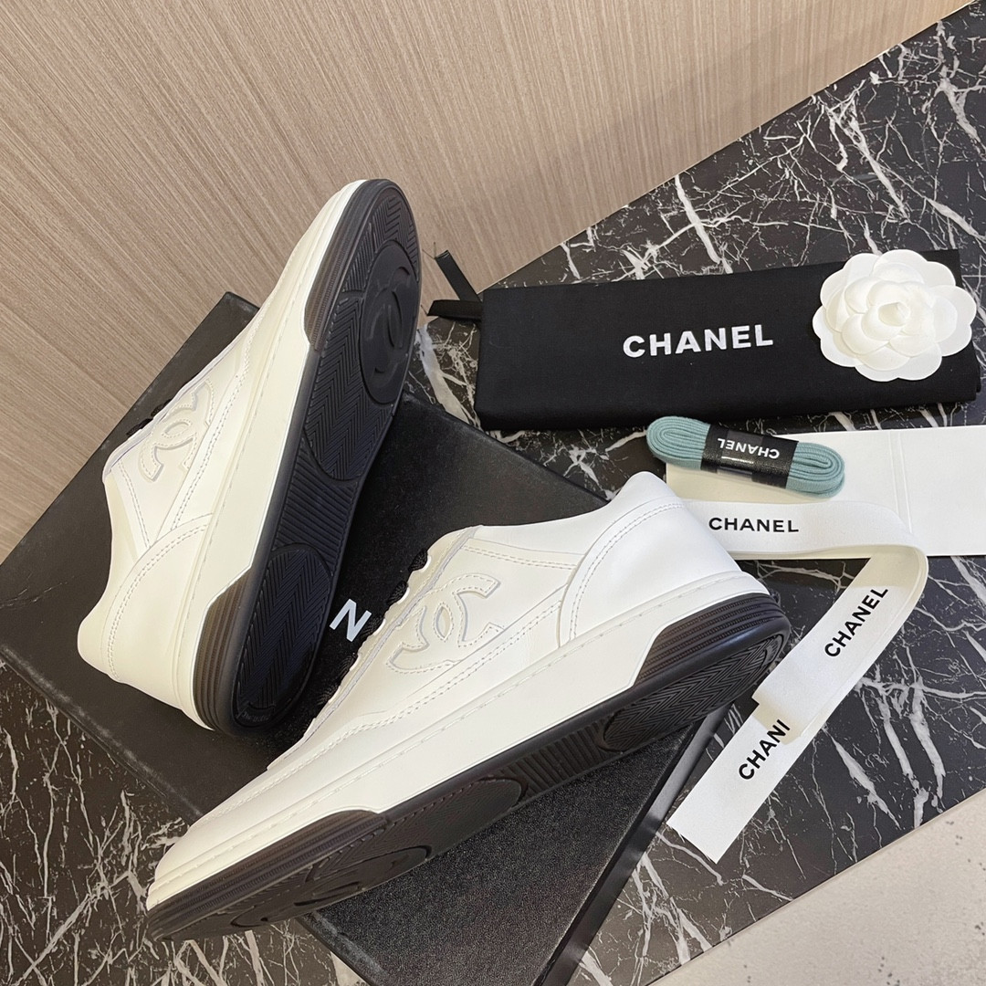 ua Ch*el sneakers calfskin