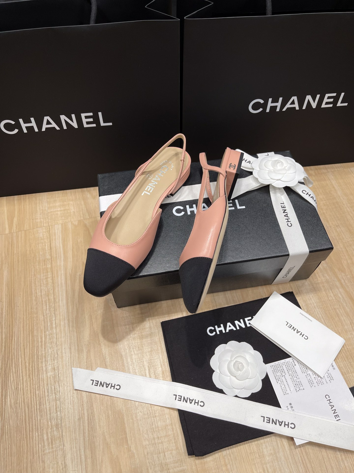 ua Ch*el slingbacks flat