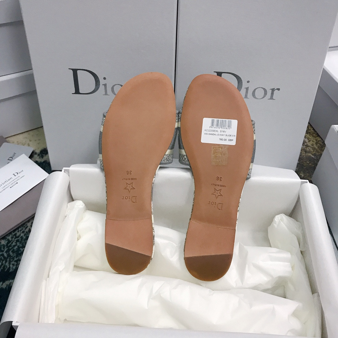 ua D*or dway slide