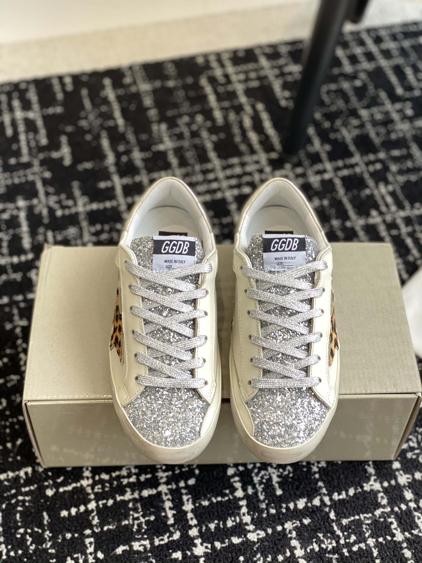 ua g01den G003e s*per-star sneaker