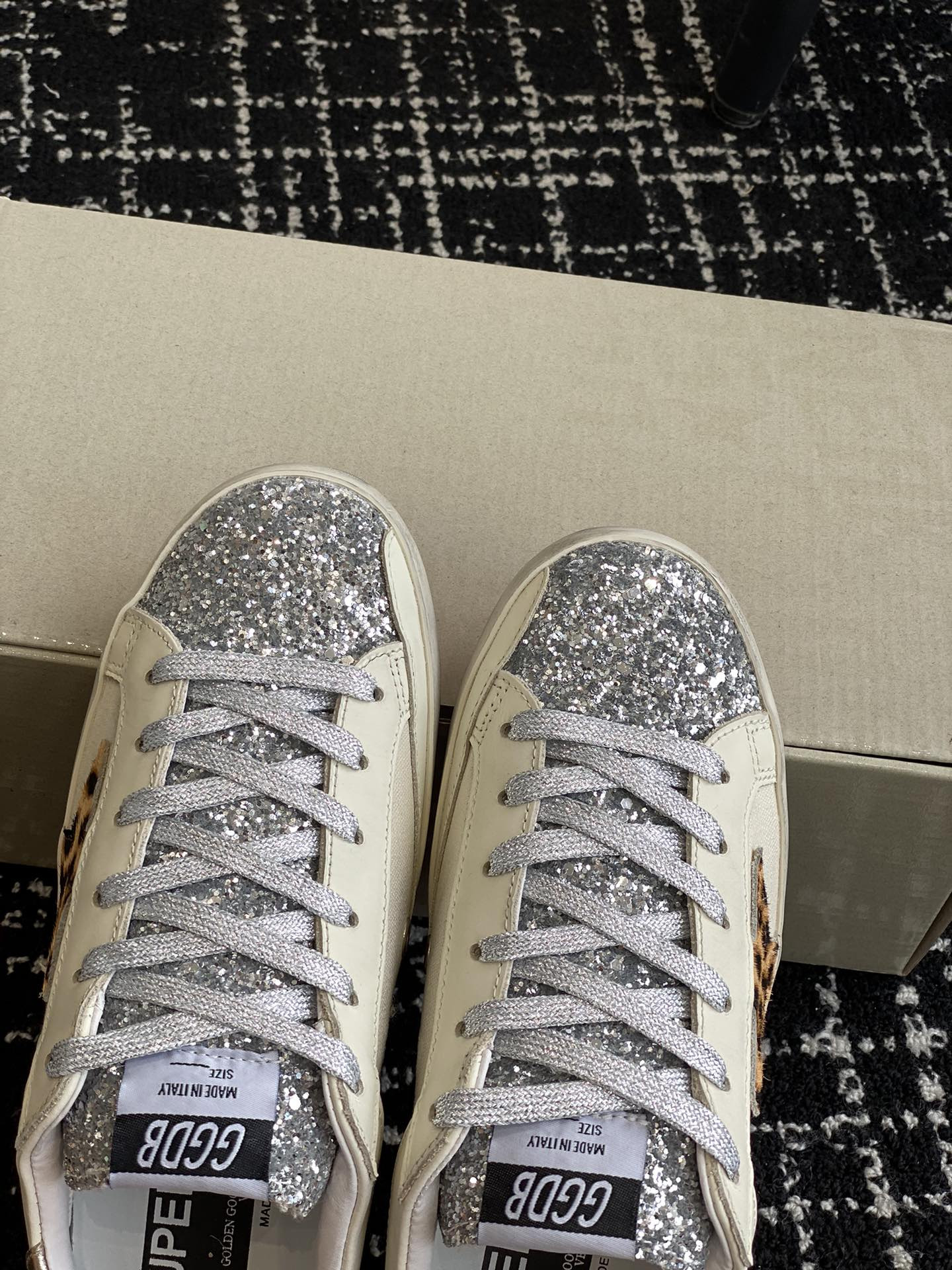 ua g01den G003e s*per-star sneaker
