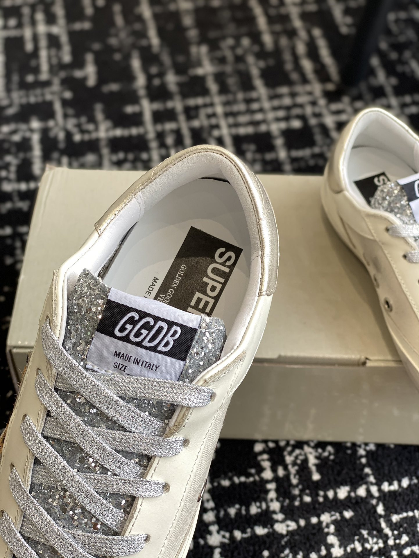 ua g01den G003e s*per-star sneaker