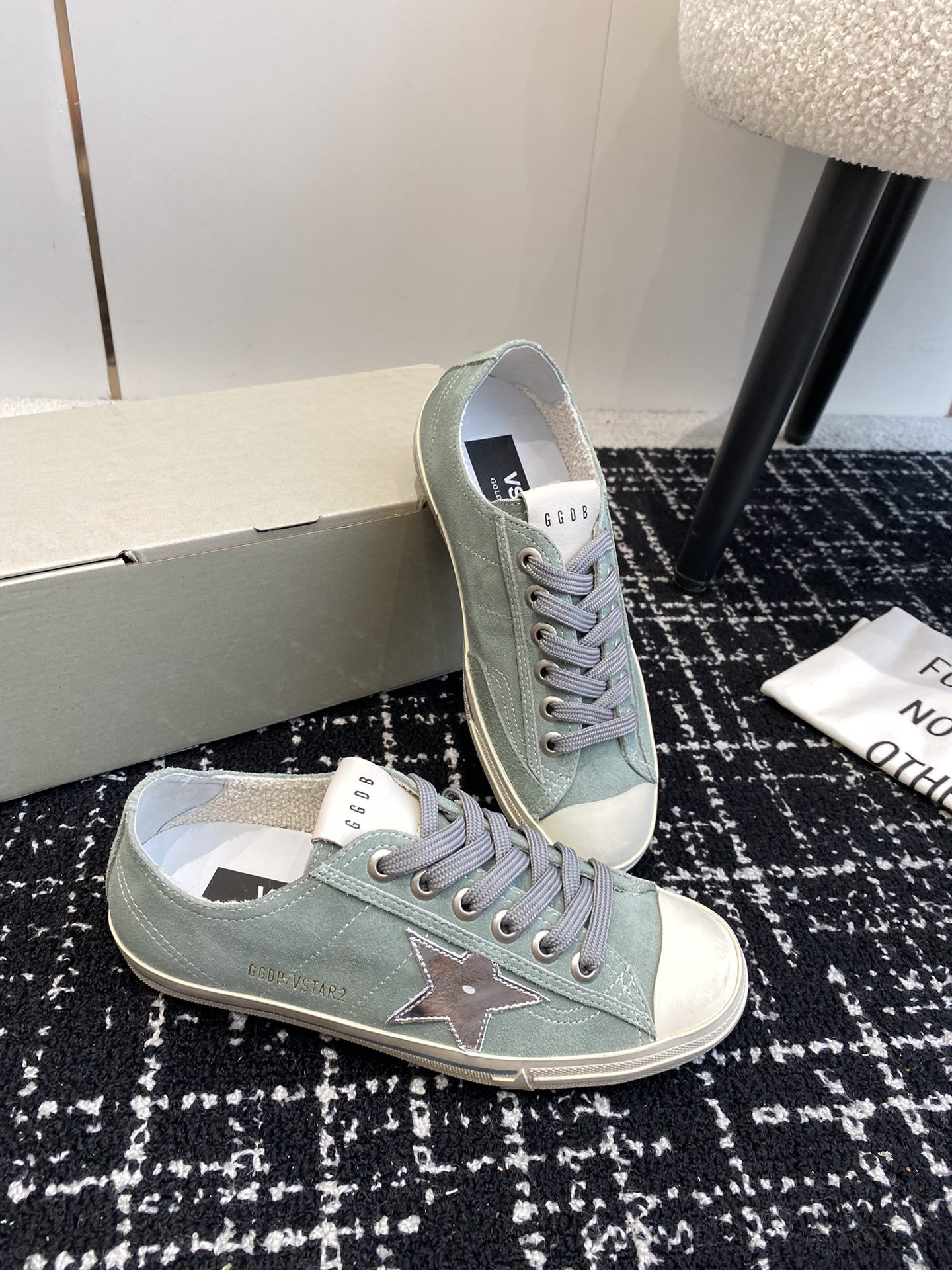 ua g01den G003e v-star sneaker