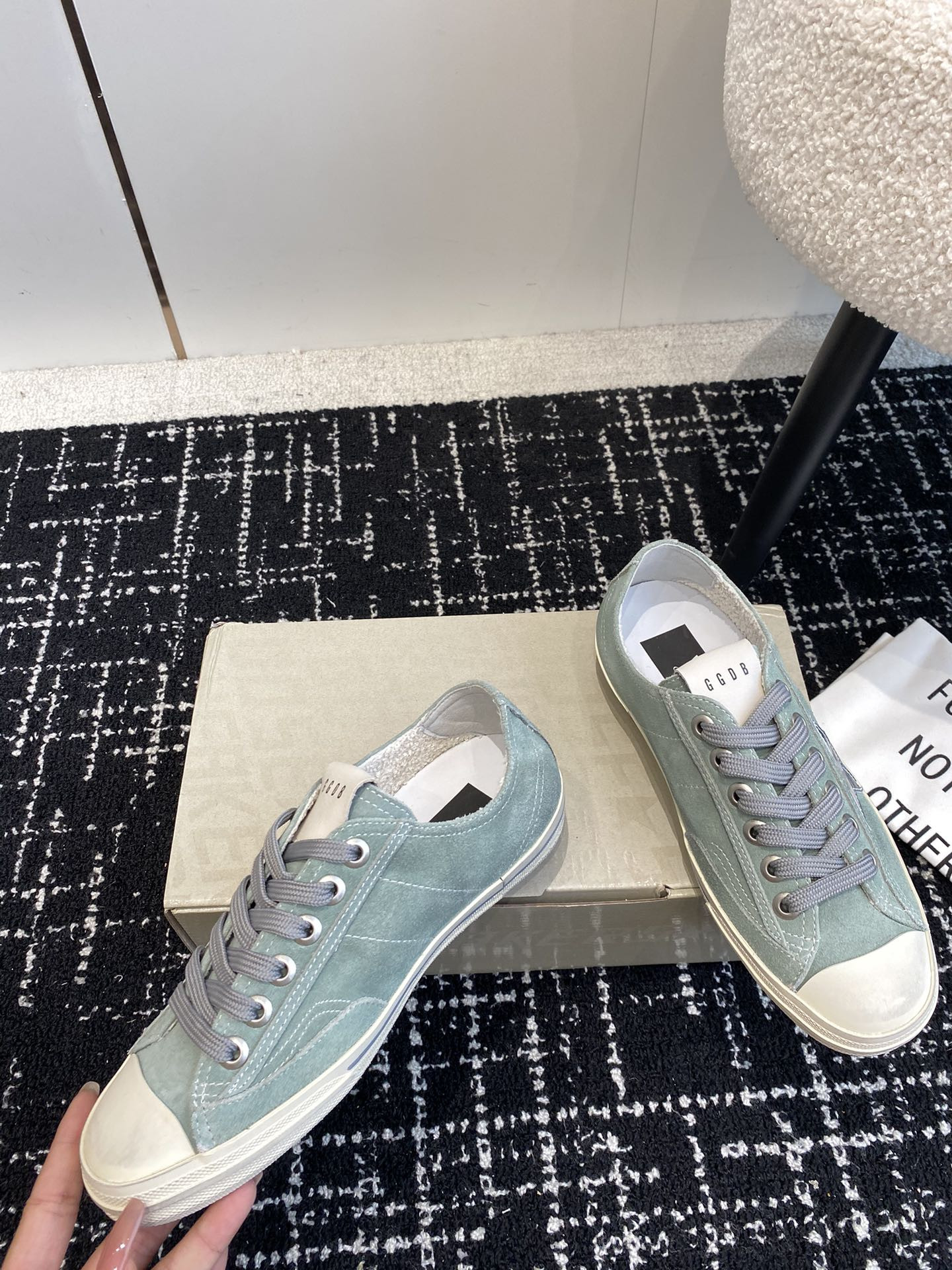 ua g01den G003e v-star sneaker