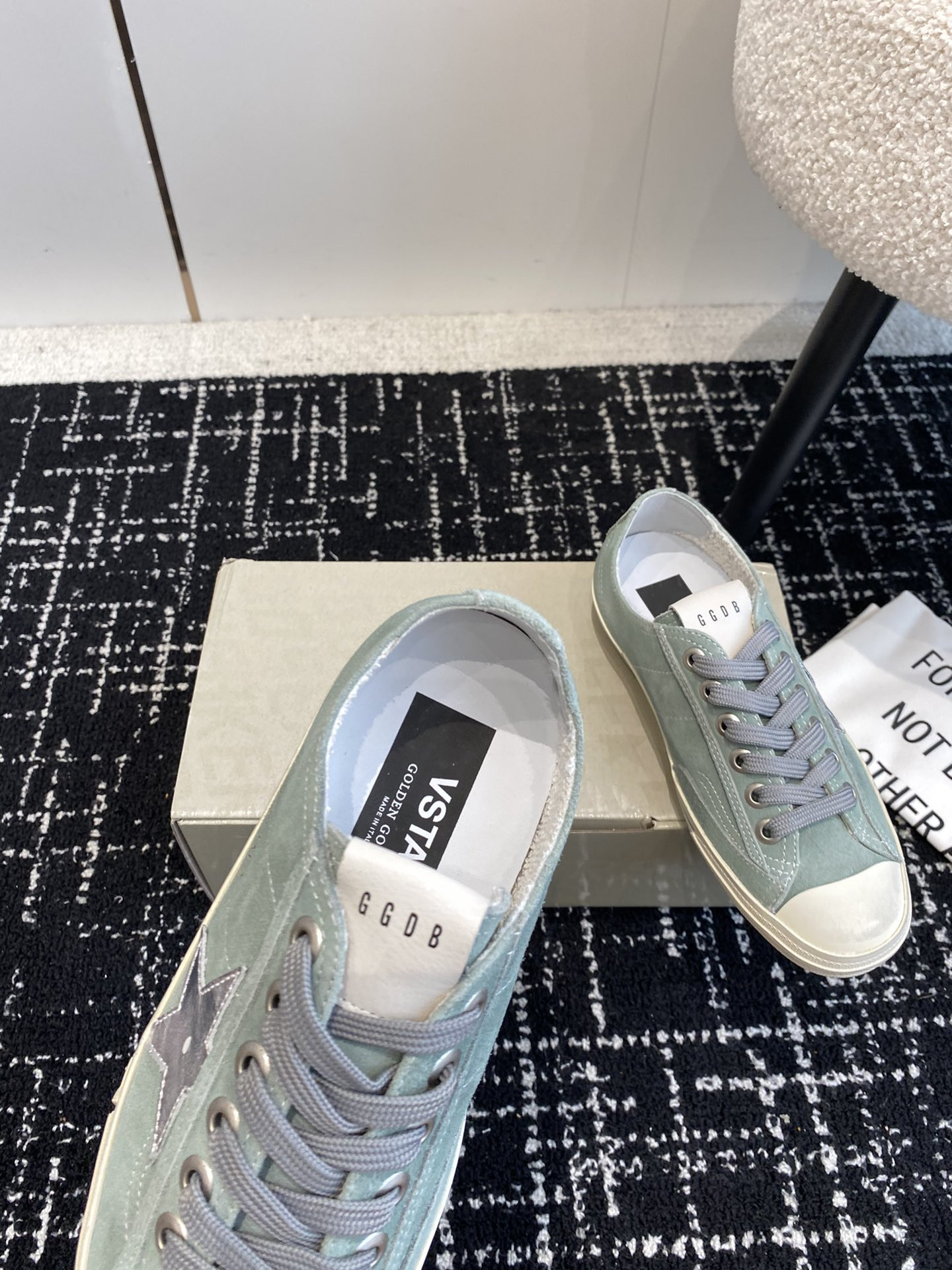 ua g01den G003e v-star sneaker
