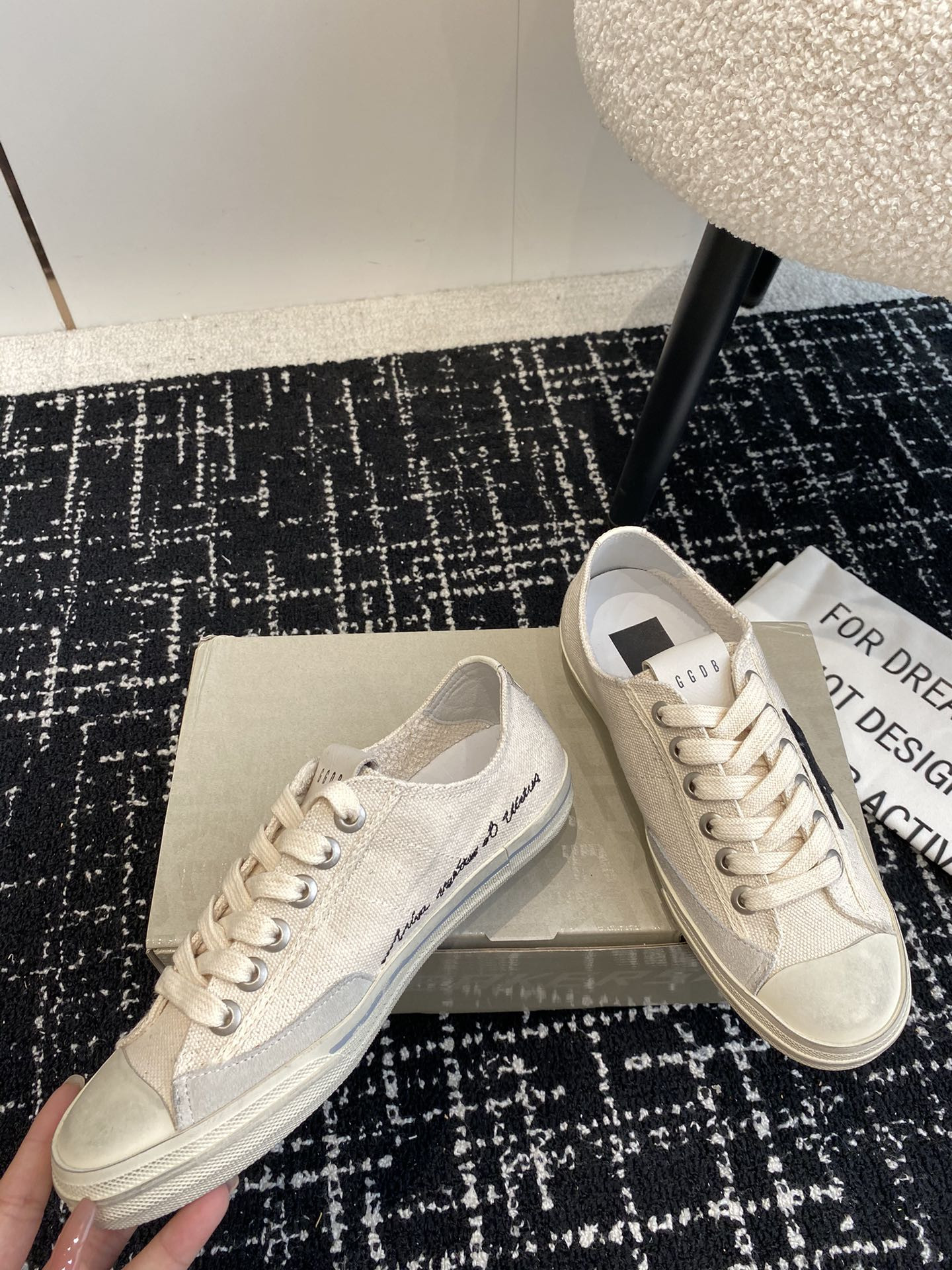 ua g01den G003e v-star sneaker