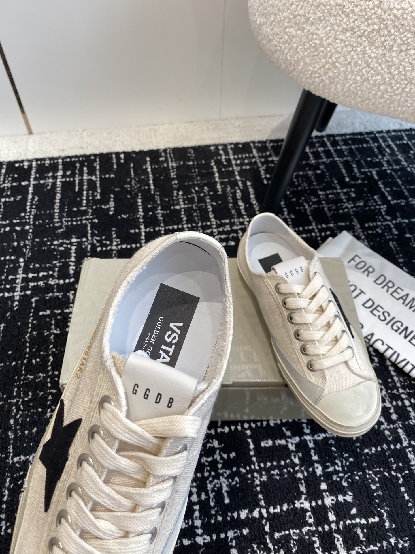 ua g01den G003e v-star sneaker