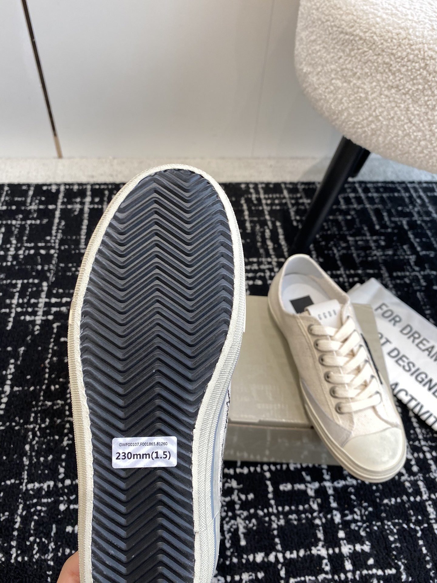 ua g01den G003e v-star sneaker