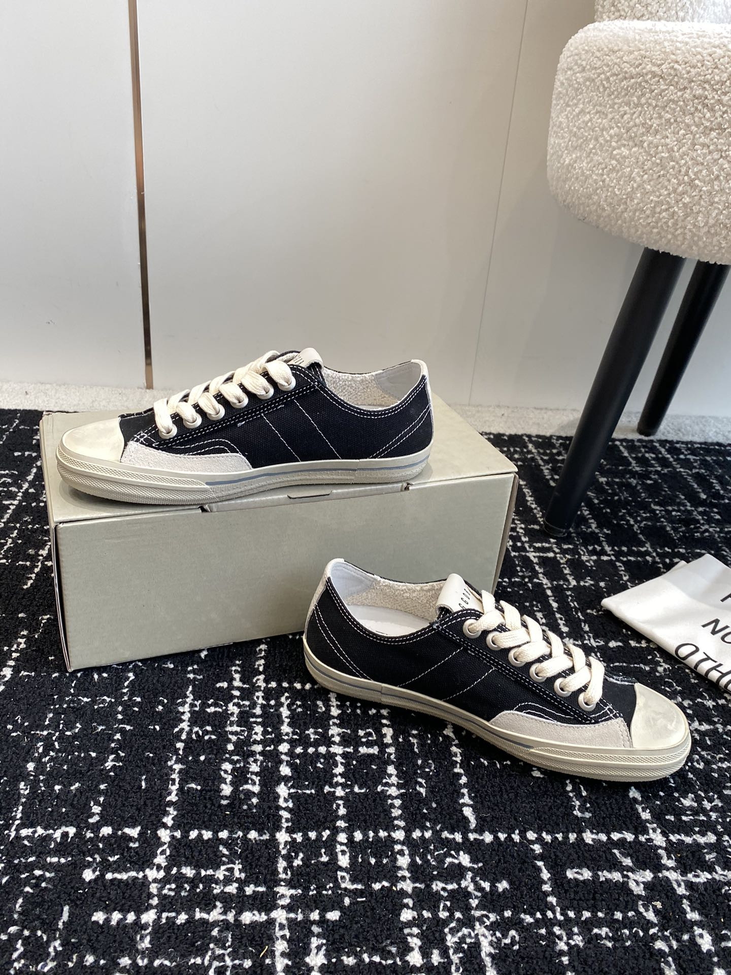 ua g01den G003e v-star sneaker