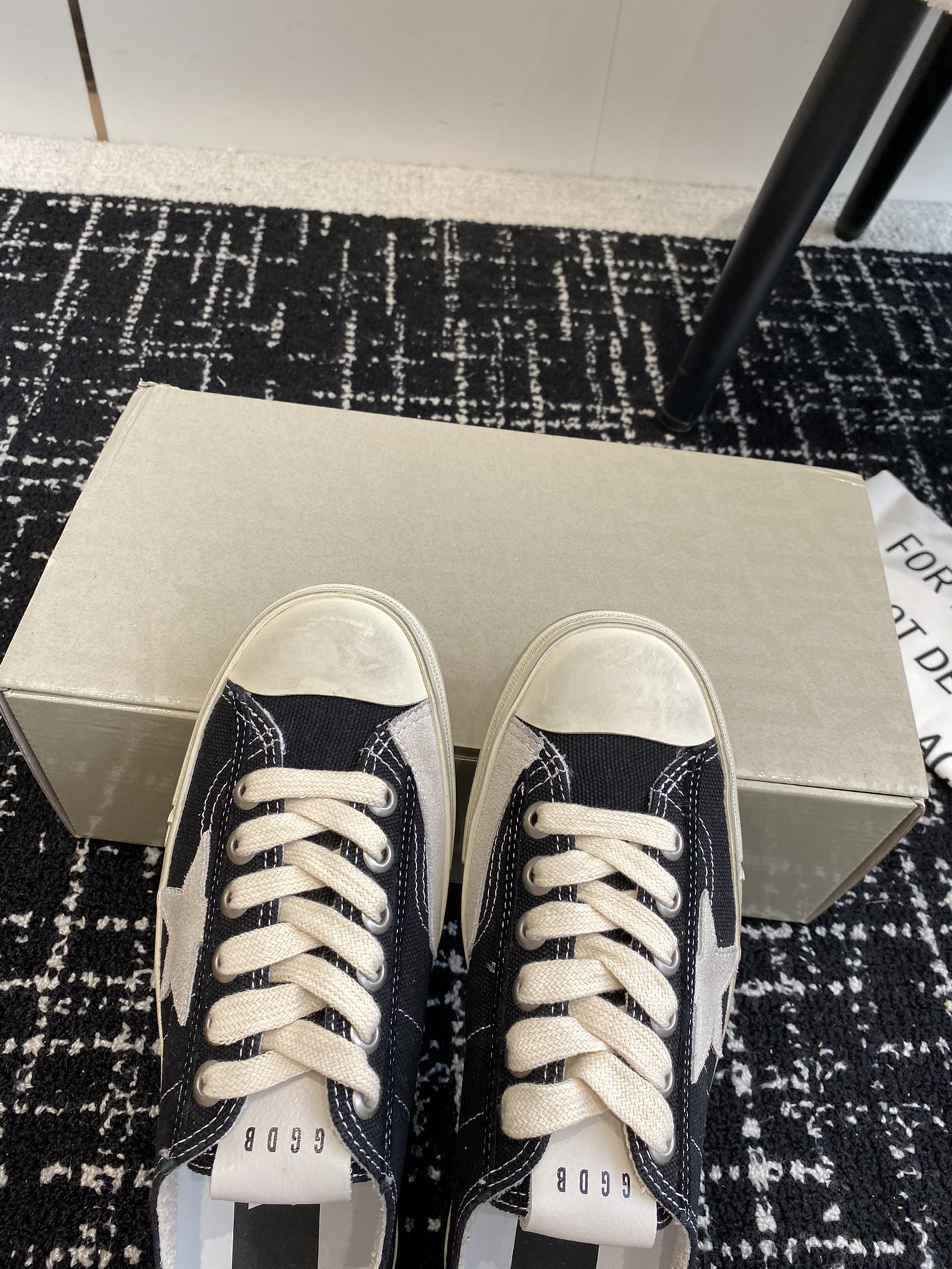 ua g01den G003e v-star sneaker