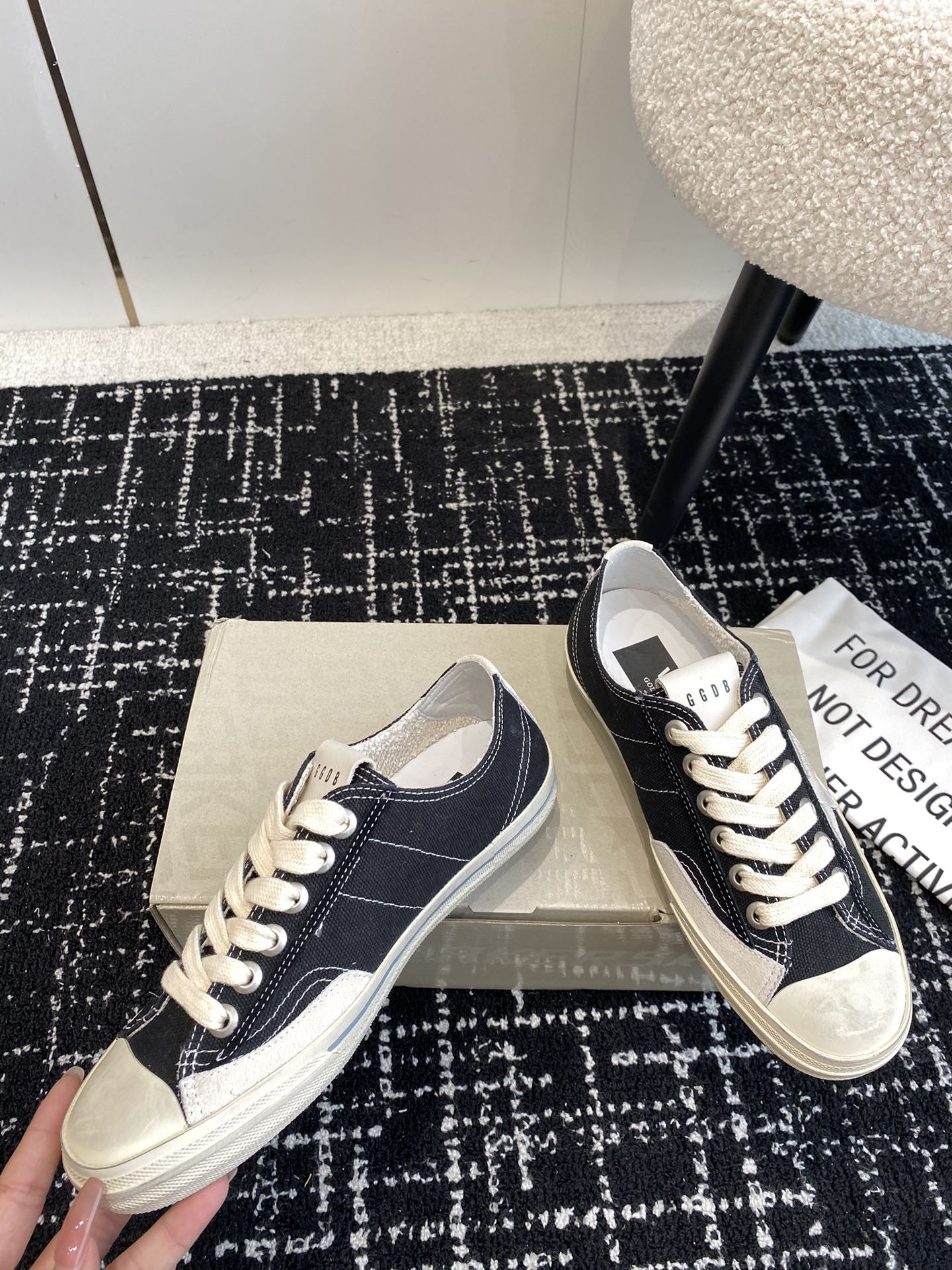 ua g01den G003e v-star sneaker