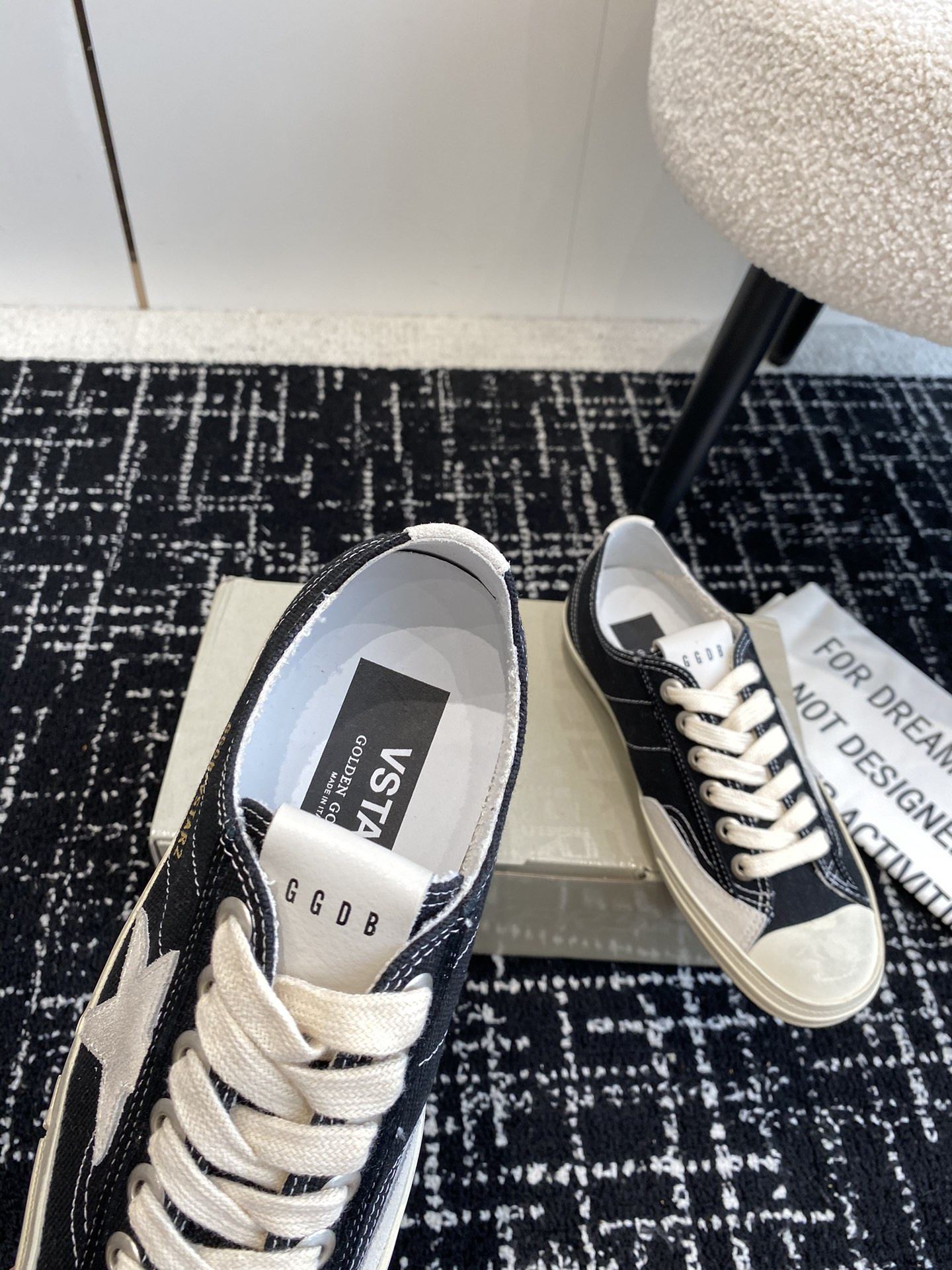 ua g01den G003e v-star sneaker