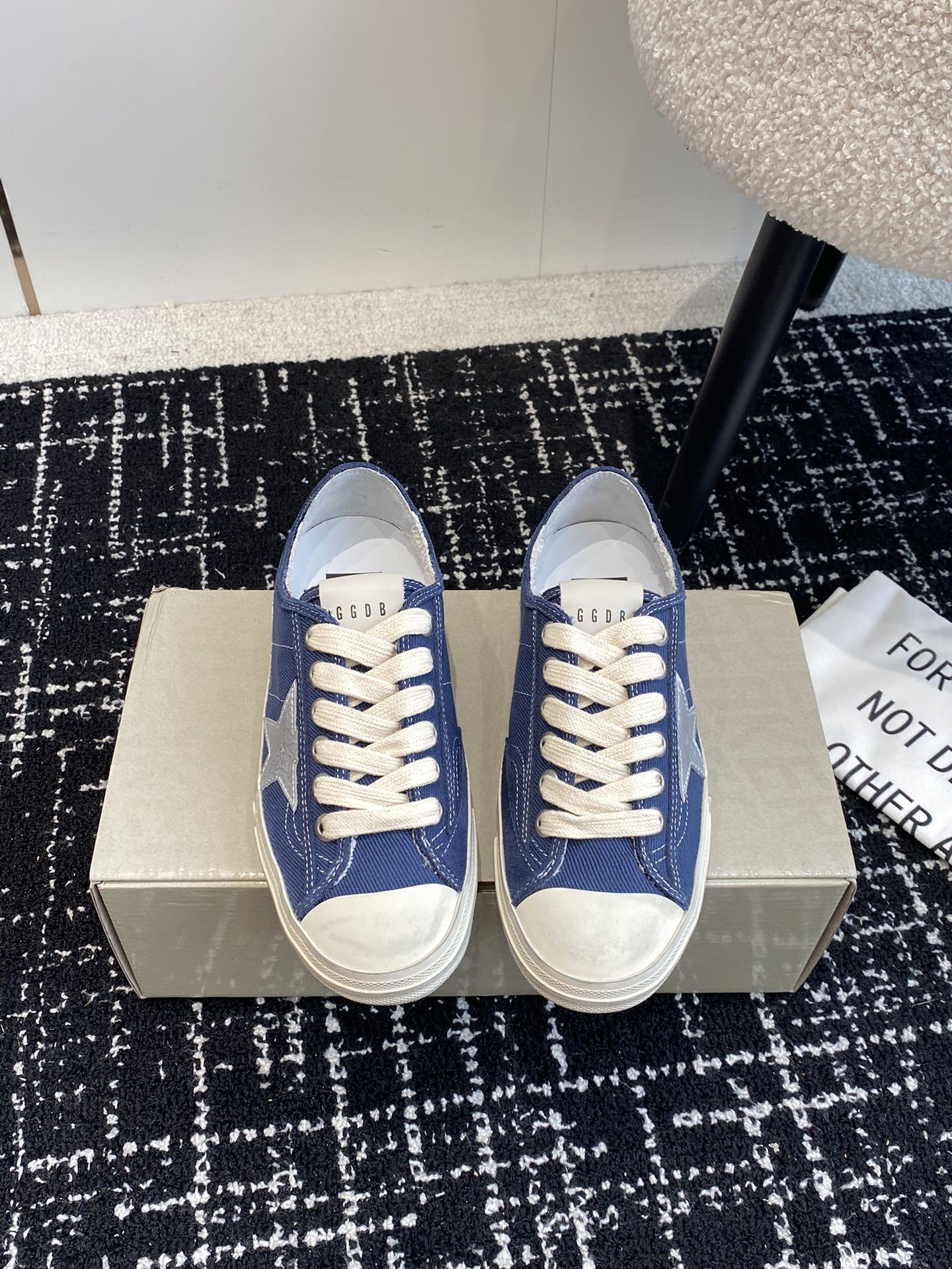 ua g01den G003e v-star sneaker