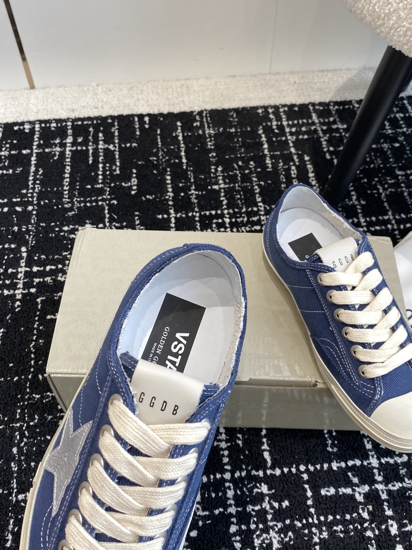 ua g01den G003e v-star sneaker