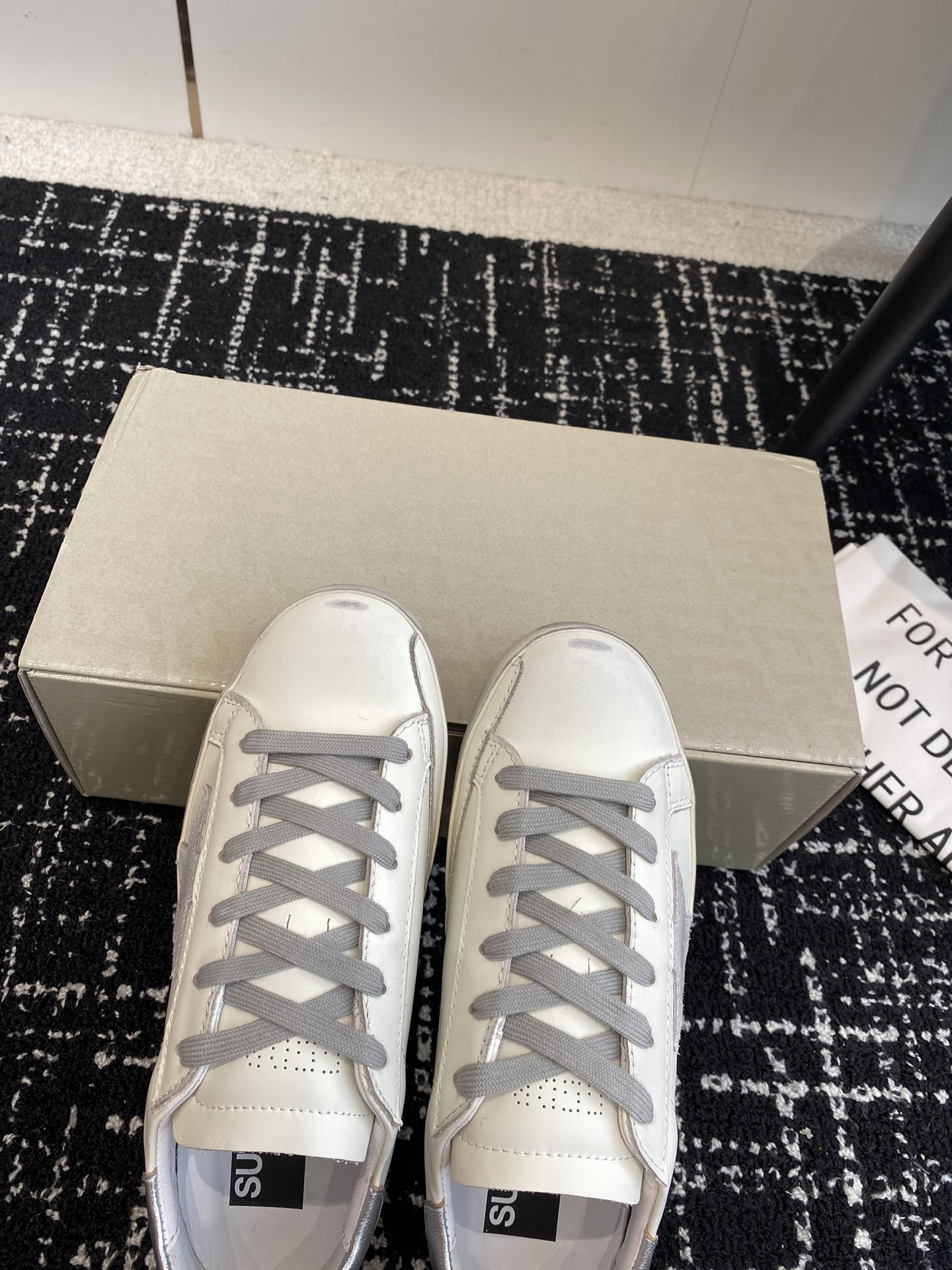 ua g01den G003e s*per-star sneaker