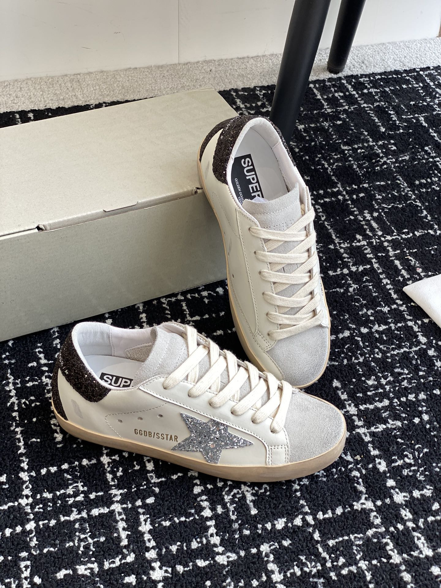 ua g01den G003e s*per-star sneaker