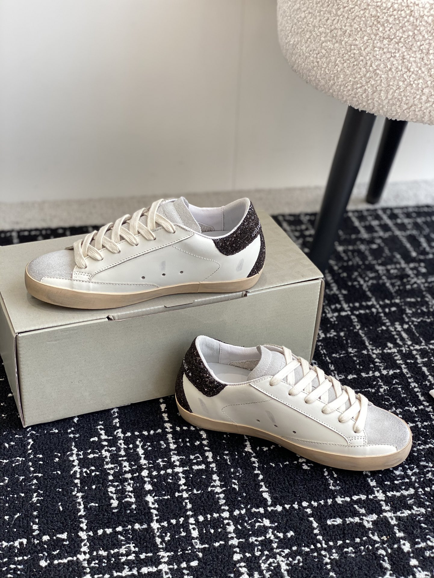 ua g01den G003e s*per-star sneaker