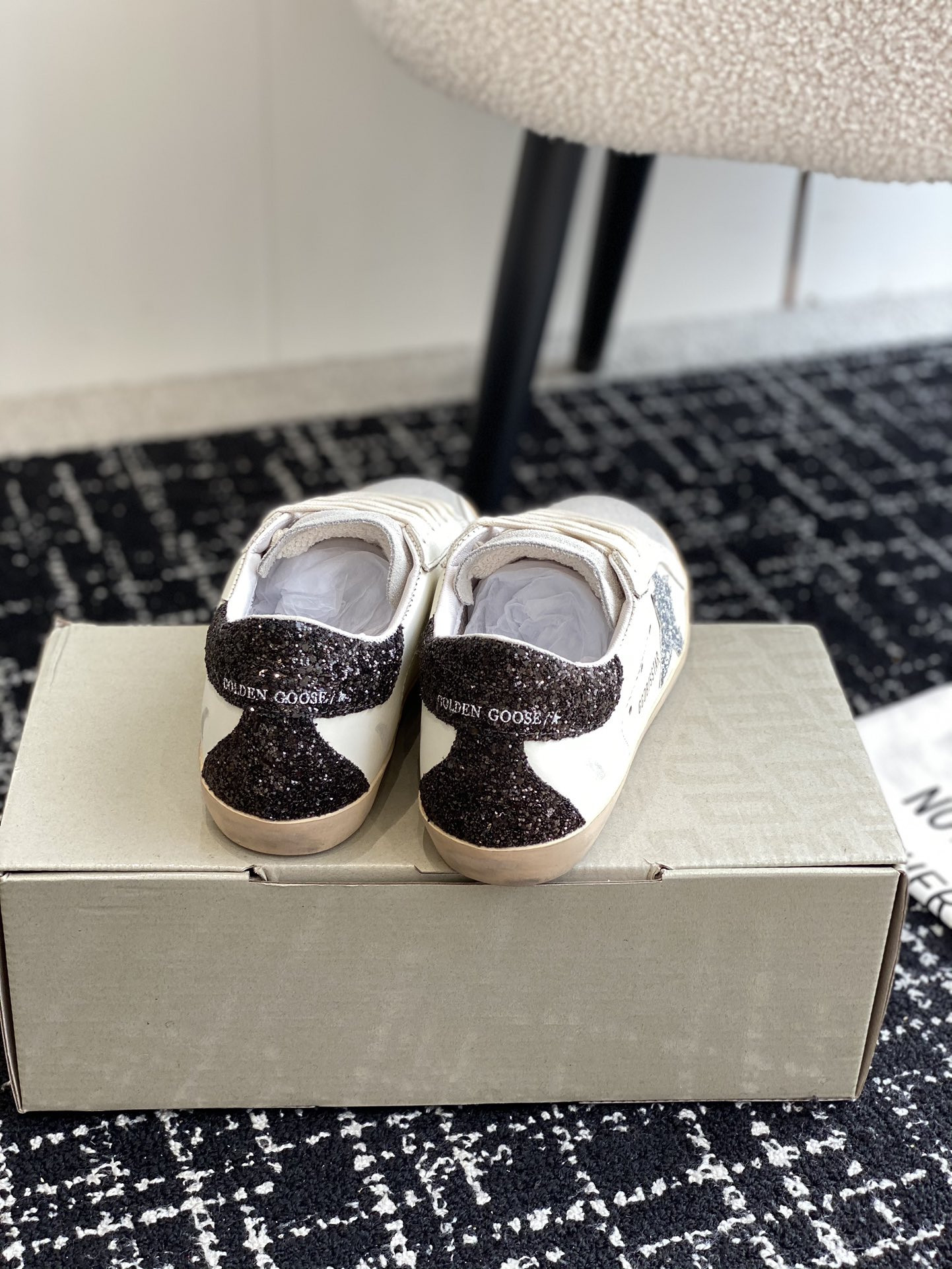 ua g01den G003e s*per-star sneaker