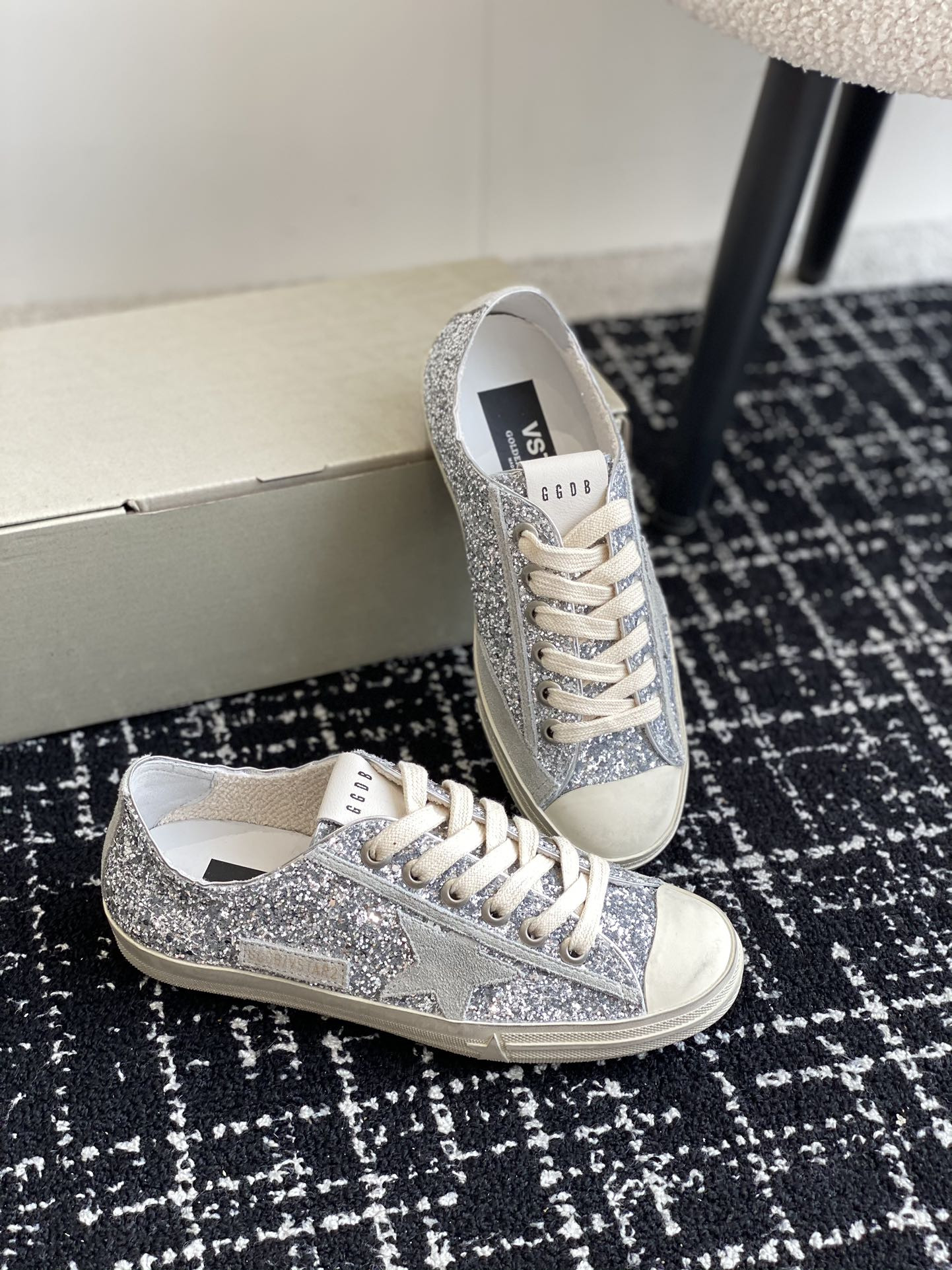 ua g01den G003e v-star sneaker