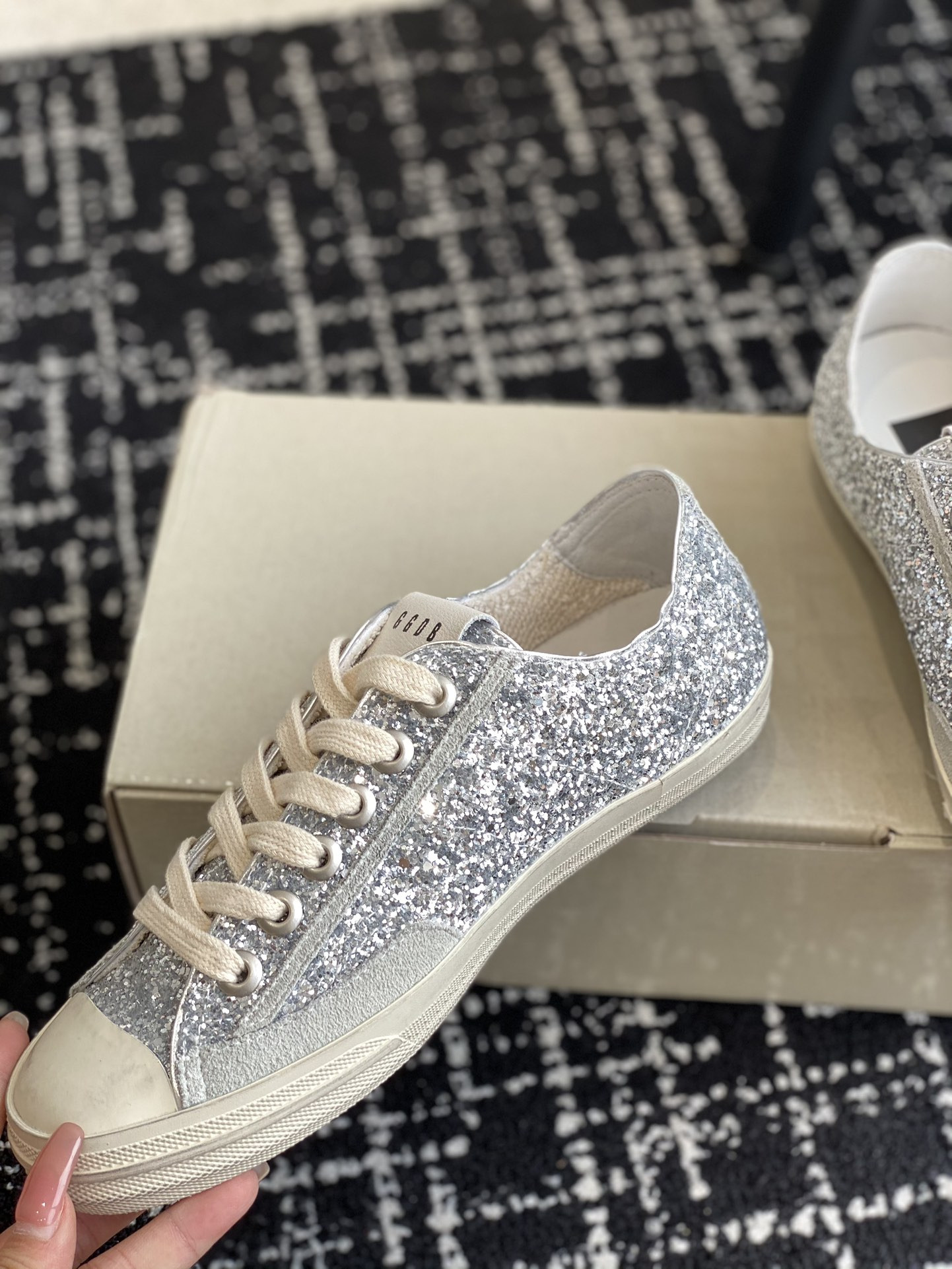 ua g01den G003e v-star sneaker