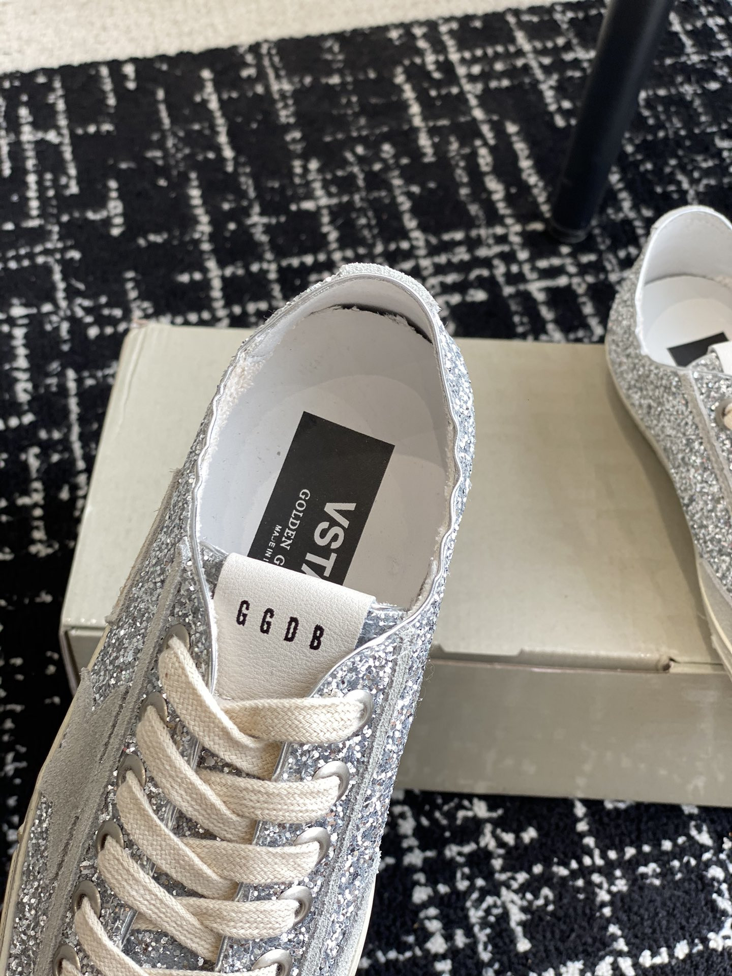 ua g01den G003e v-star sneaker