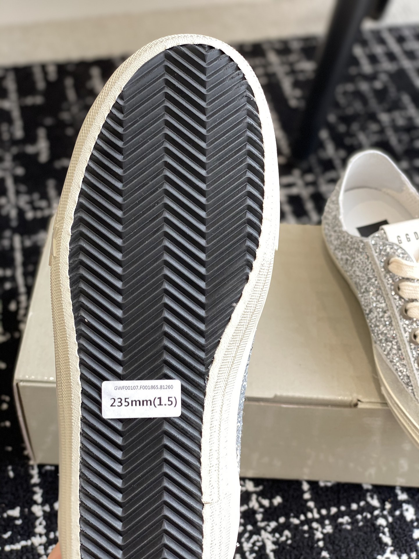 ua g01den G003e v-star sneaker