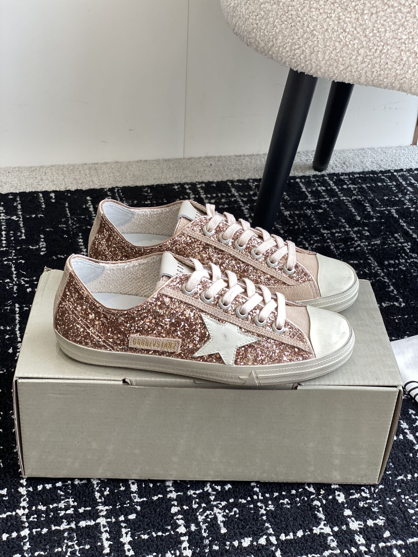 ua g01den G003e v-star sneaker