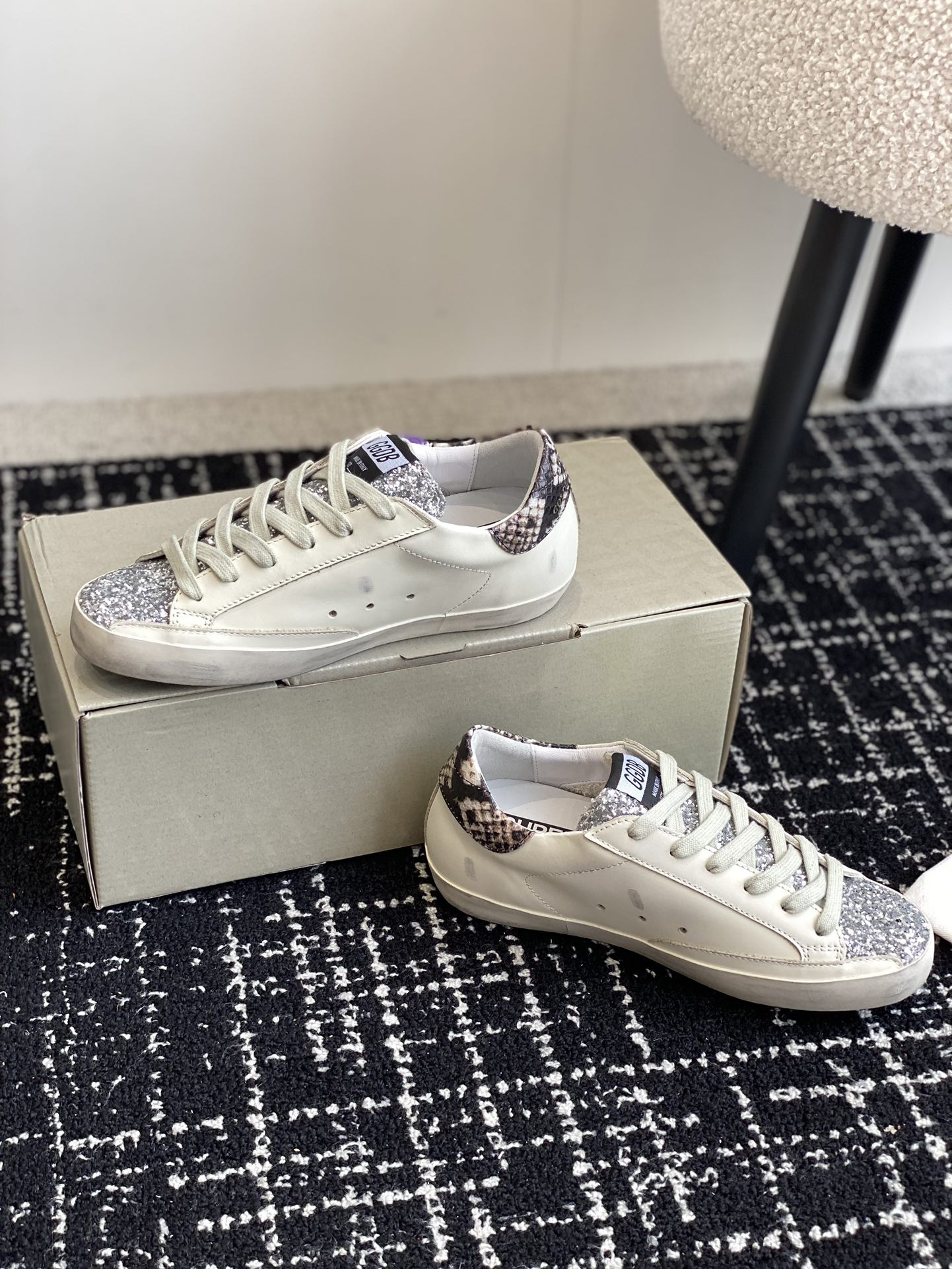 ua g01den G003e s*per-star sneaker