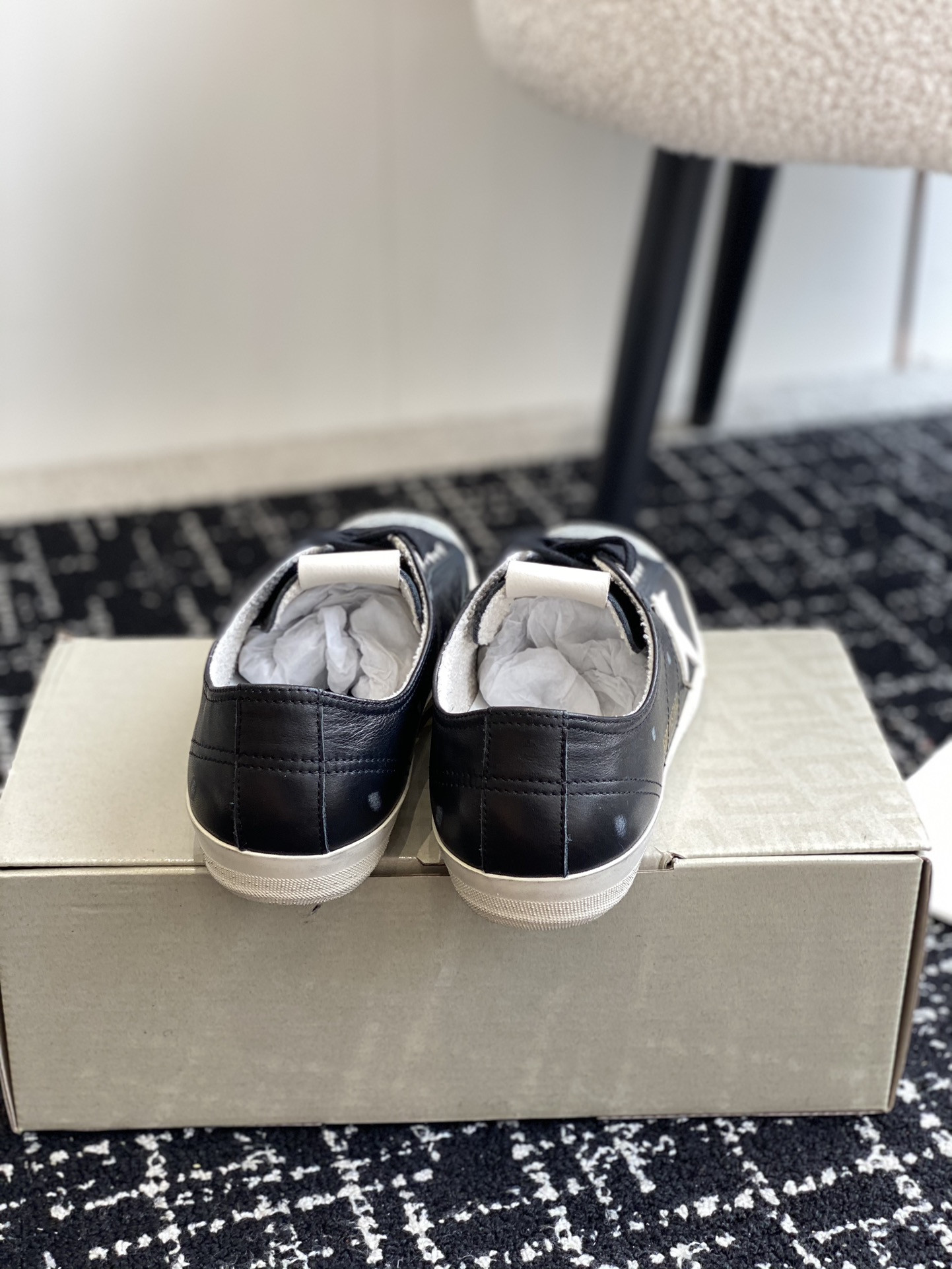 ua g01den G003e v-star sneaker