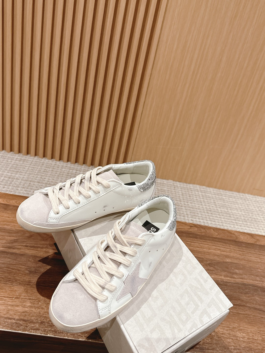 ua g01den G003e s*per-star sneaker