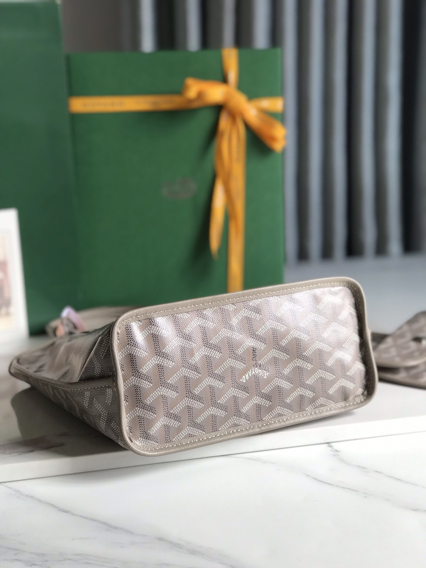 Go*ard anjou mini bag 20 cm x 10 cm x 20 cm