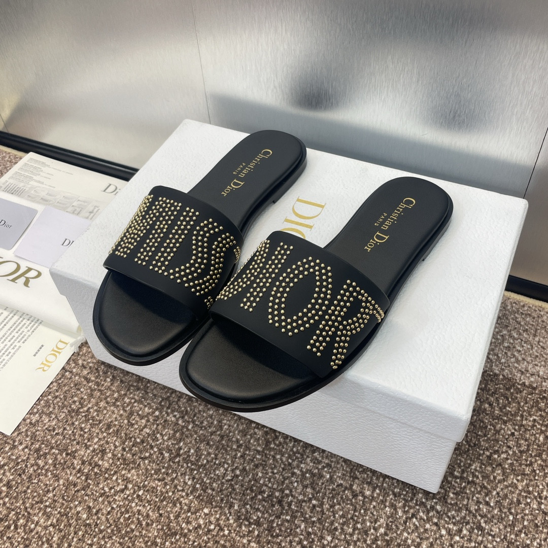 ua D*or dway slide