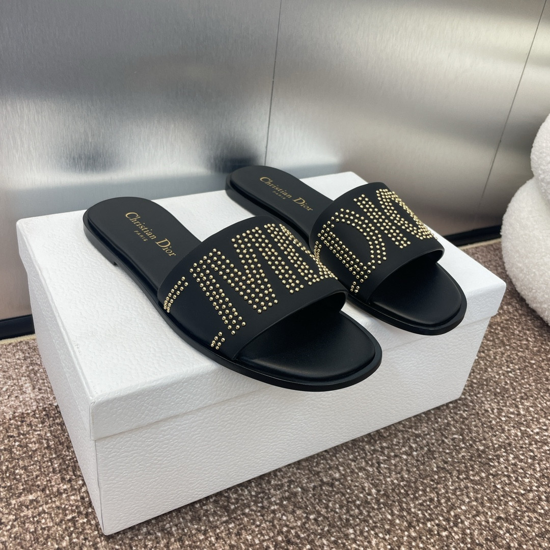 ua D*or dway slide