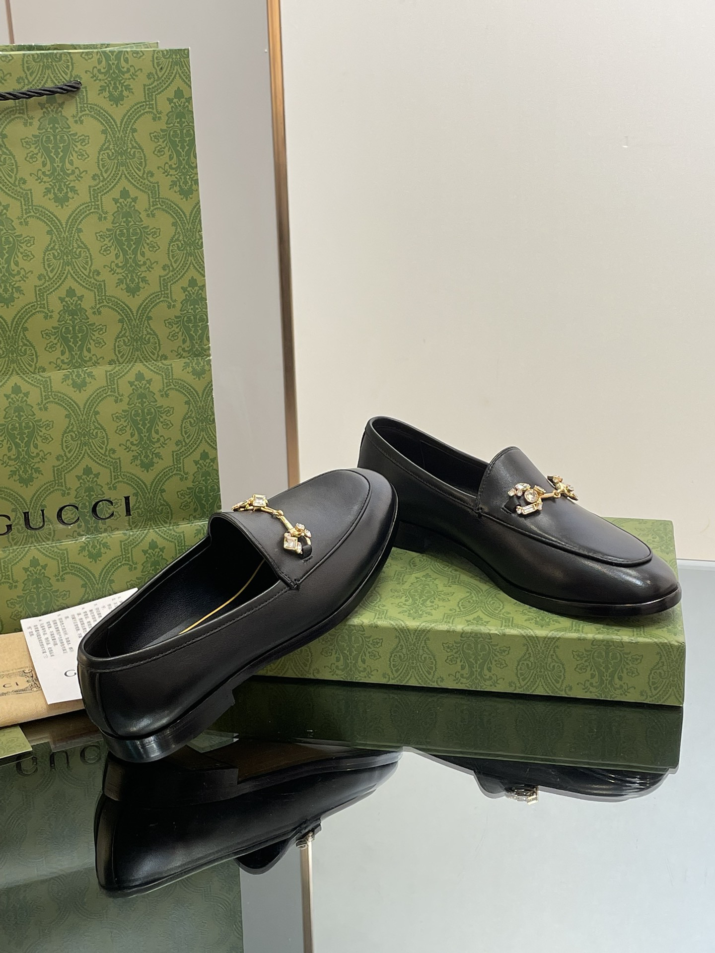 ua G*u*i horsebit loafer